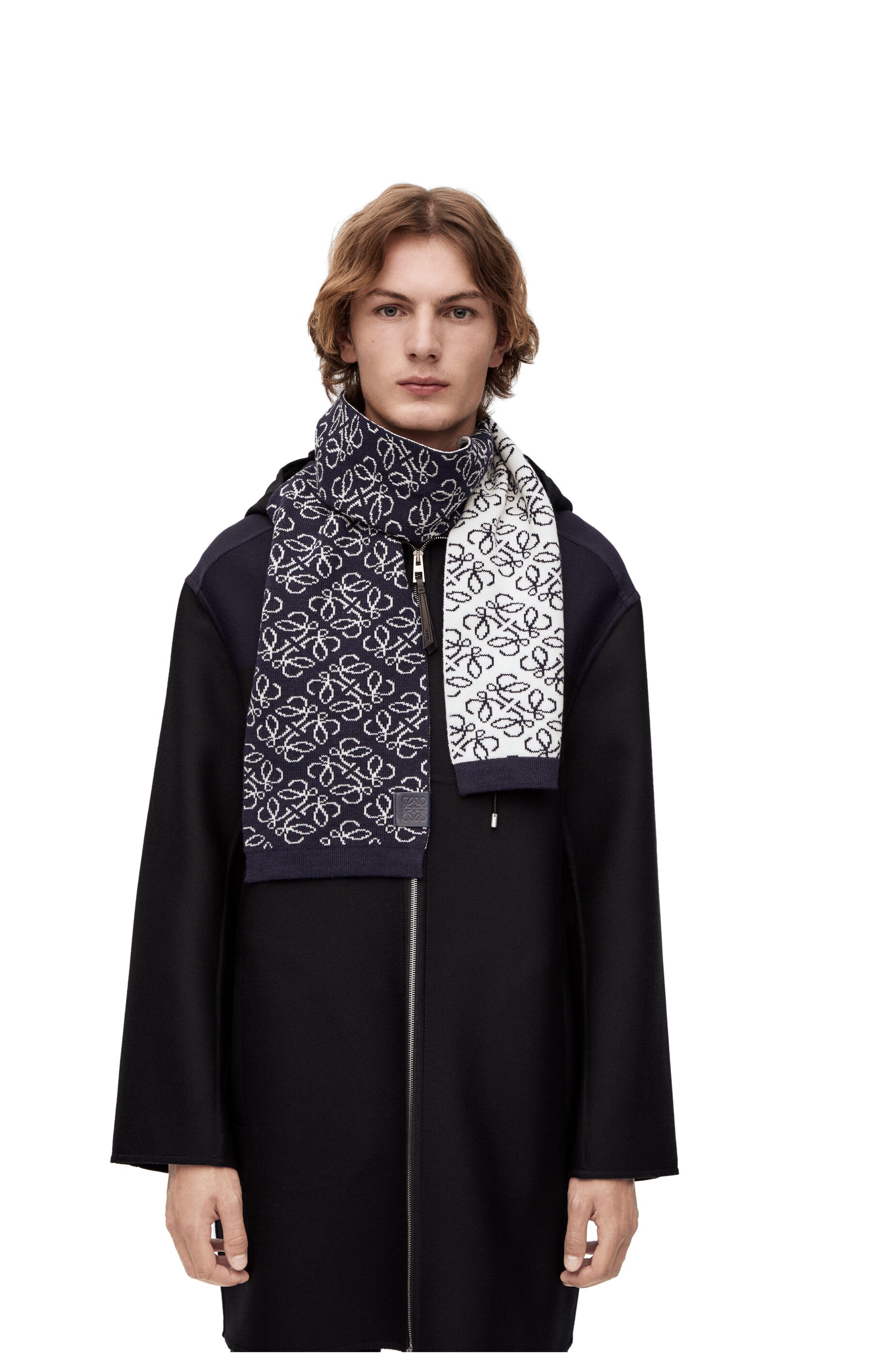 All-over Anagram scarf in wool - 2