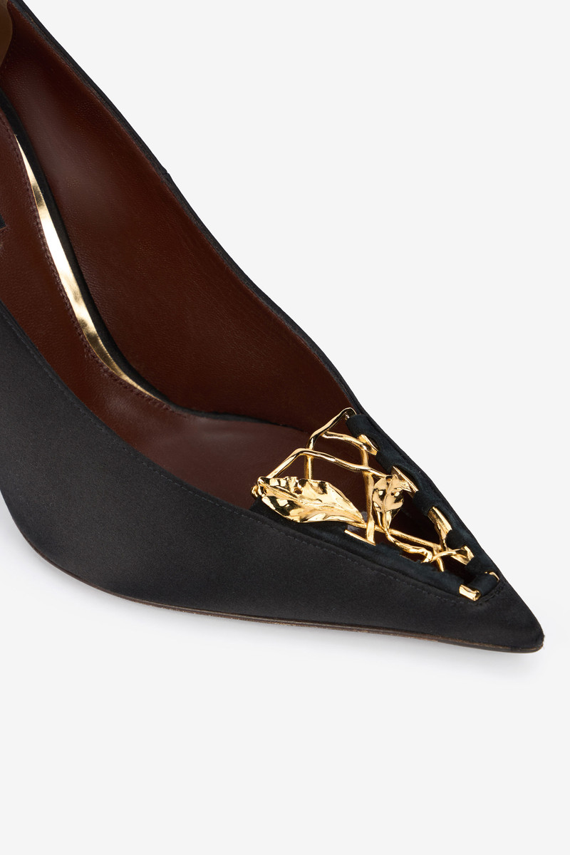Black Pumps With Leaf Insert 4