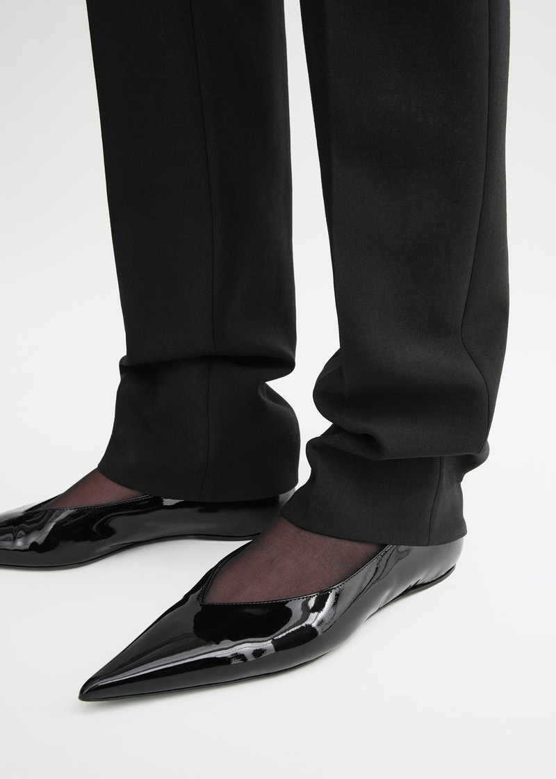 Totême The Patent Asymmetric Ballerina black outlook