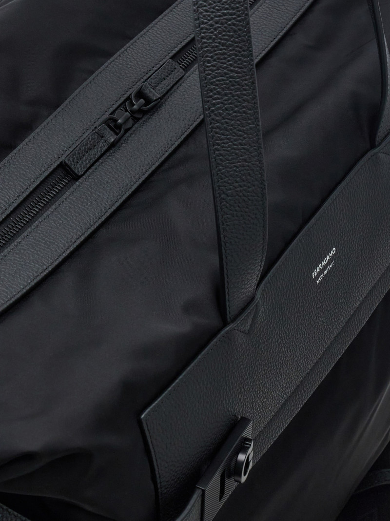 Hug duffle bag 7
