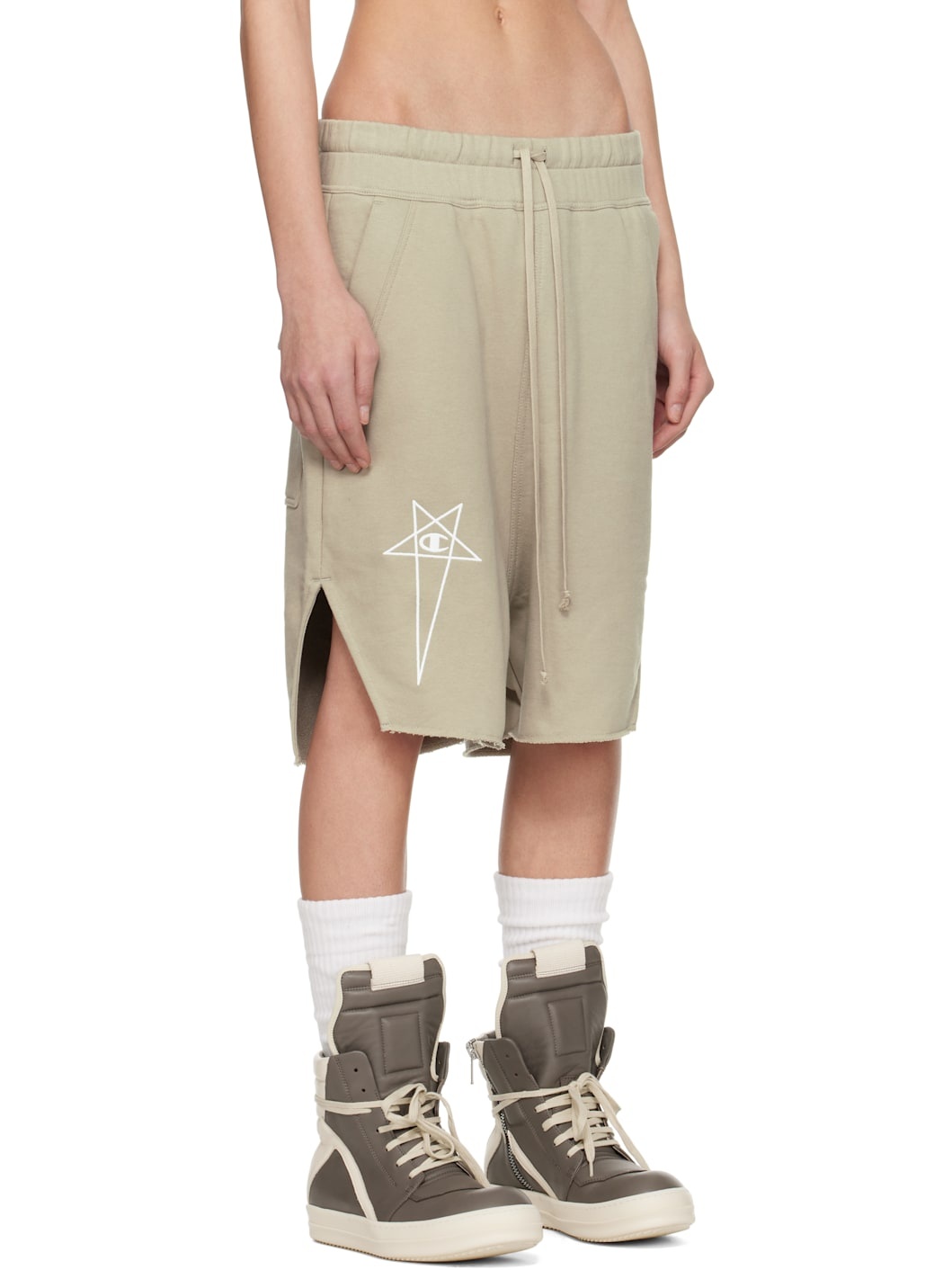 Off-White Champion Edition Beveled Pods Shorts - 2