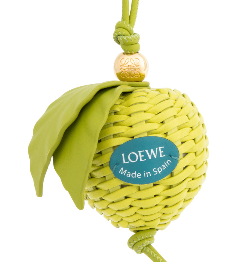 Loewe GRANNY APPLE CHARM outlook