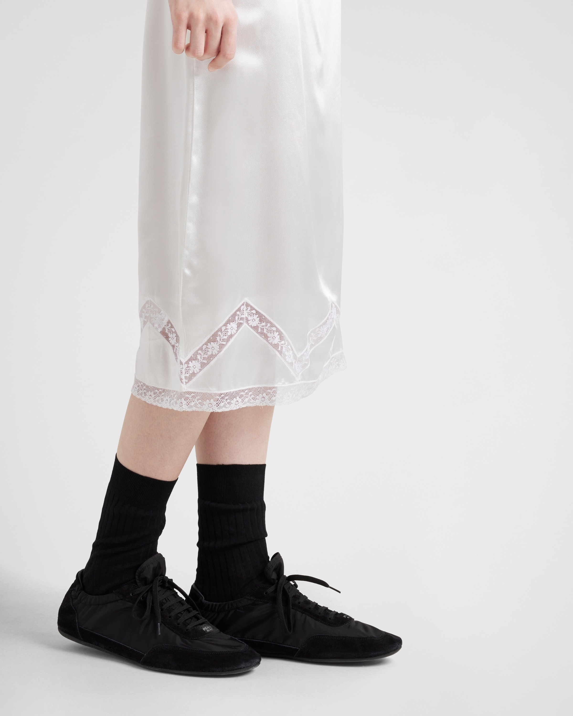Embroidered satin skirt - 4