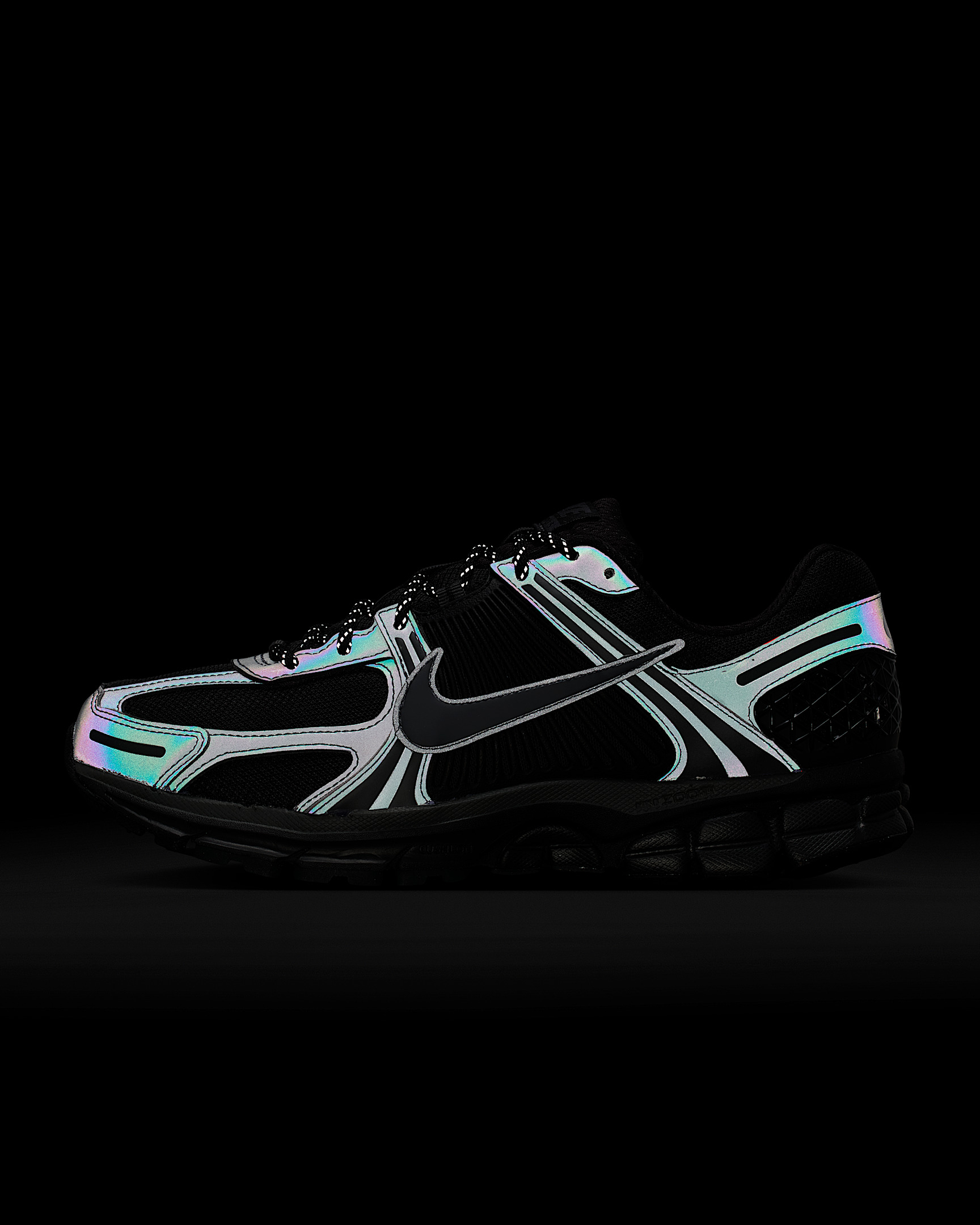 Nike Zoom Vomero 5 SE Men's Shoes with Reflective Accents - 9