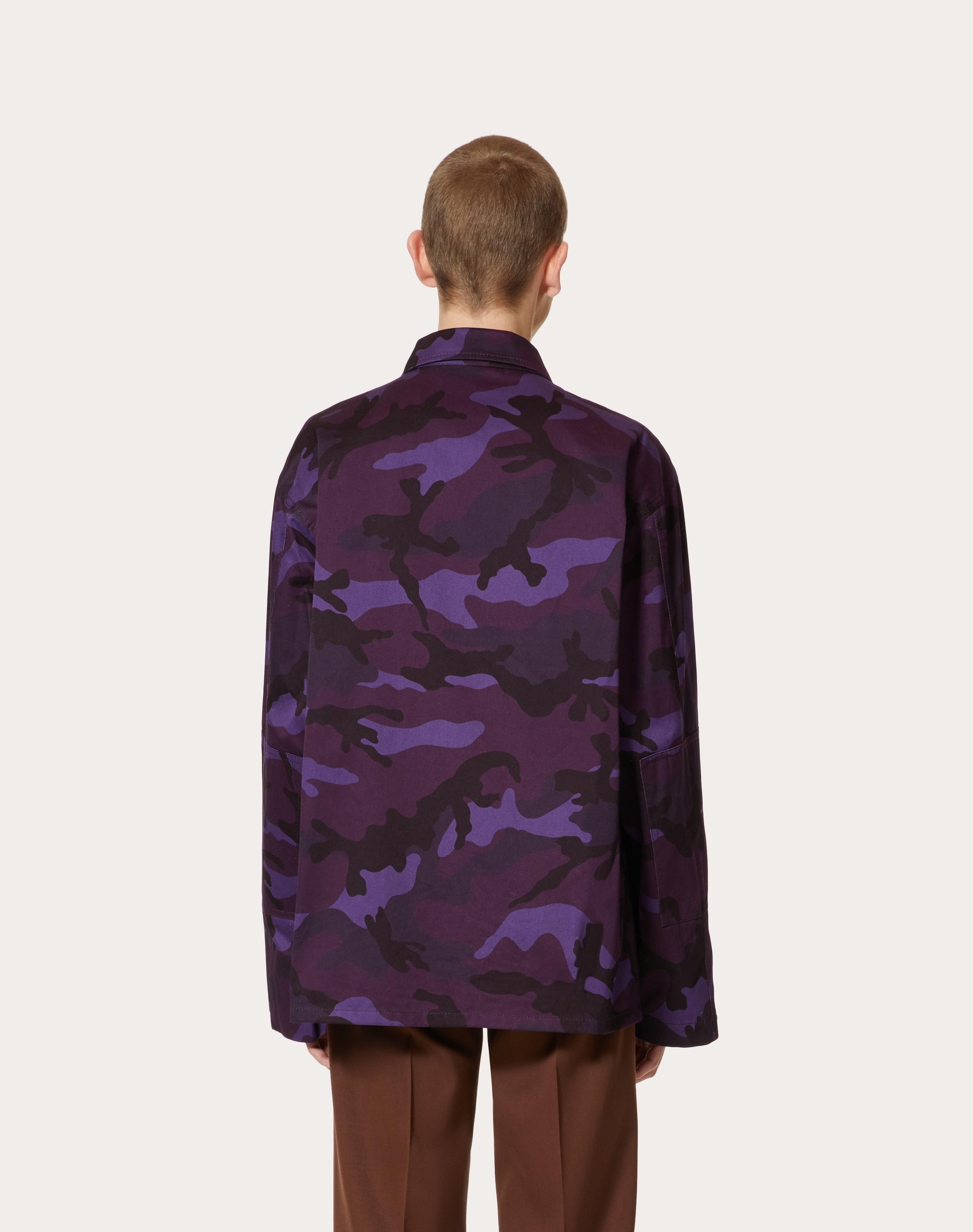 CAMOUFLAGE PRINT AND VALENTINO EMBROIDERY MULTI-POCKET COTTON OVERSHIRT - 4