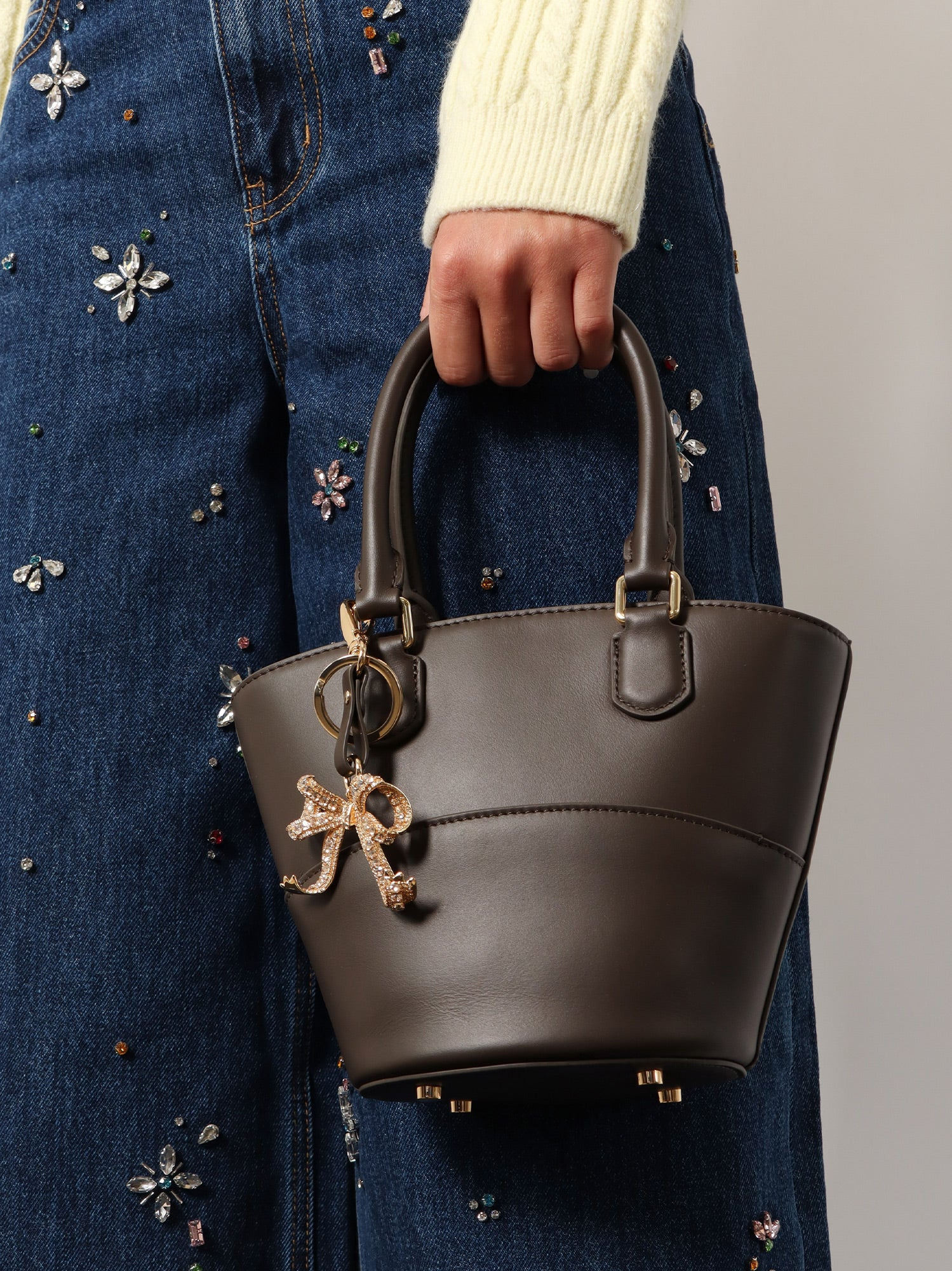 Leather Shoulder Bag With Iconic Charm - 2