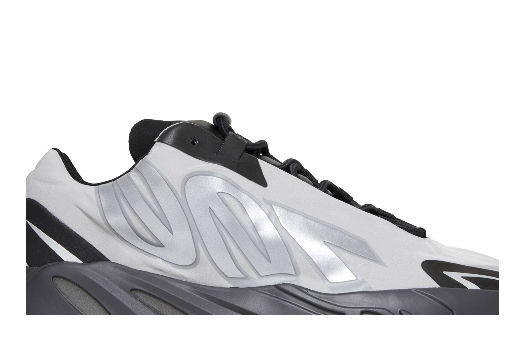 Yeezy Boost 700 MNVN 'Metallic' - 2