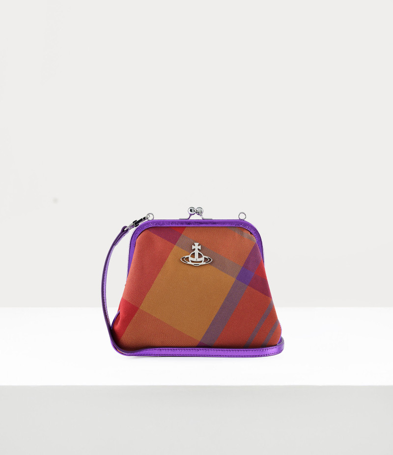 VIVIENNE'S CLUTCH 1