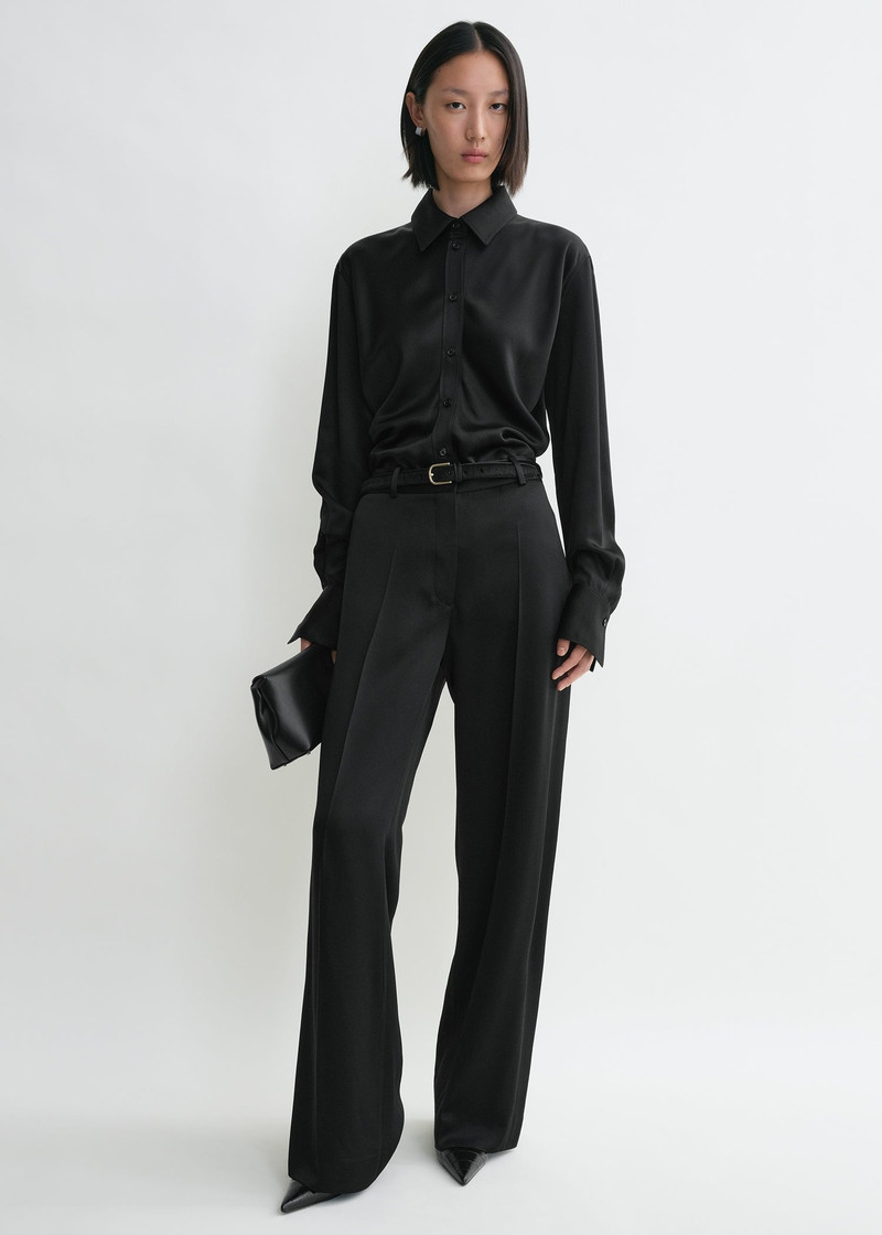 Totême Slouch waist shirt black outlook