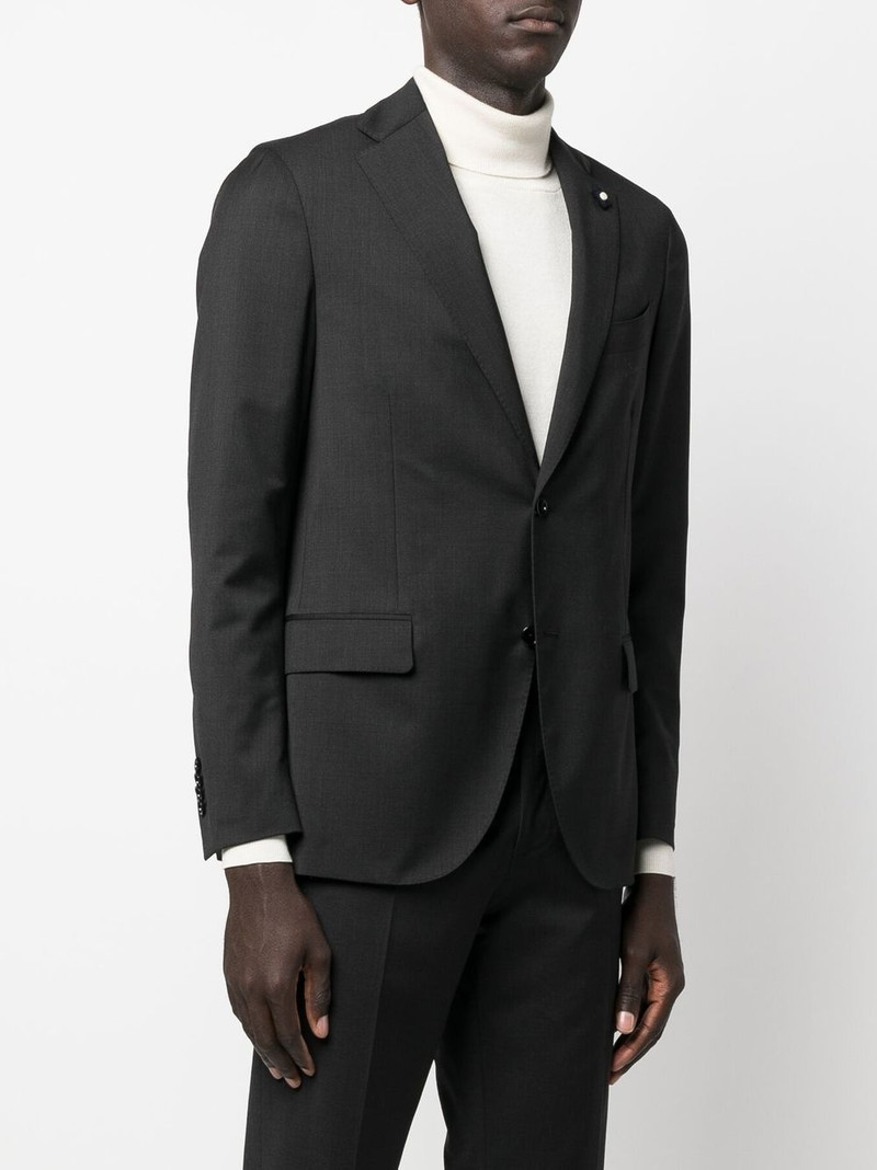 single-breasted two-piece suit 3