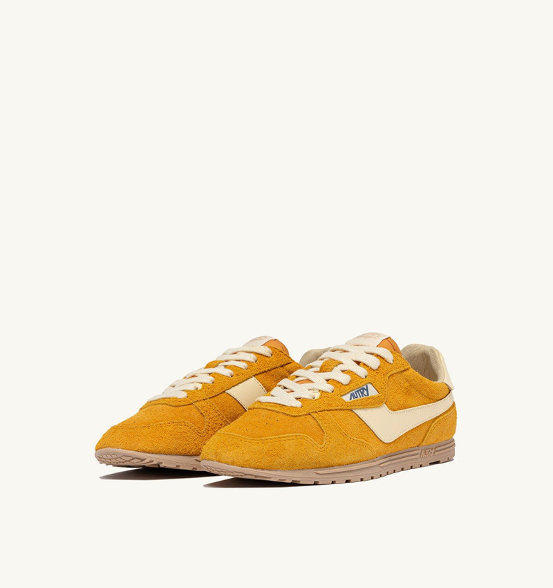 AUTRY SNEAKERS WINDSPIN IN SUEDE AND LEATHER COLOR MINERAL YELLOW AND RUTABAGA outlook