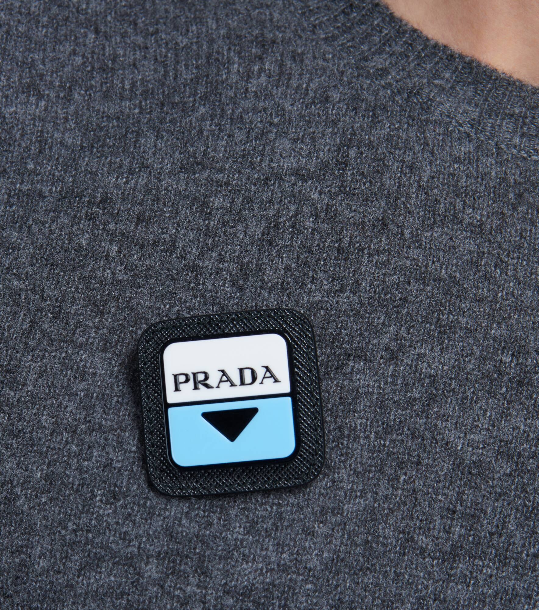 Leather-trimmed logo badge - 2