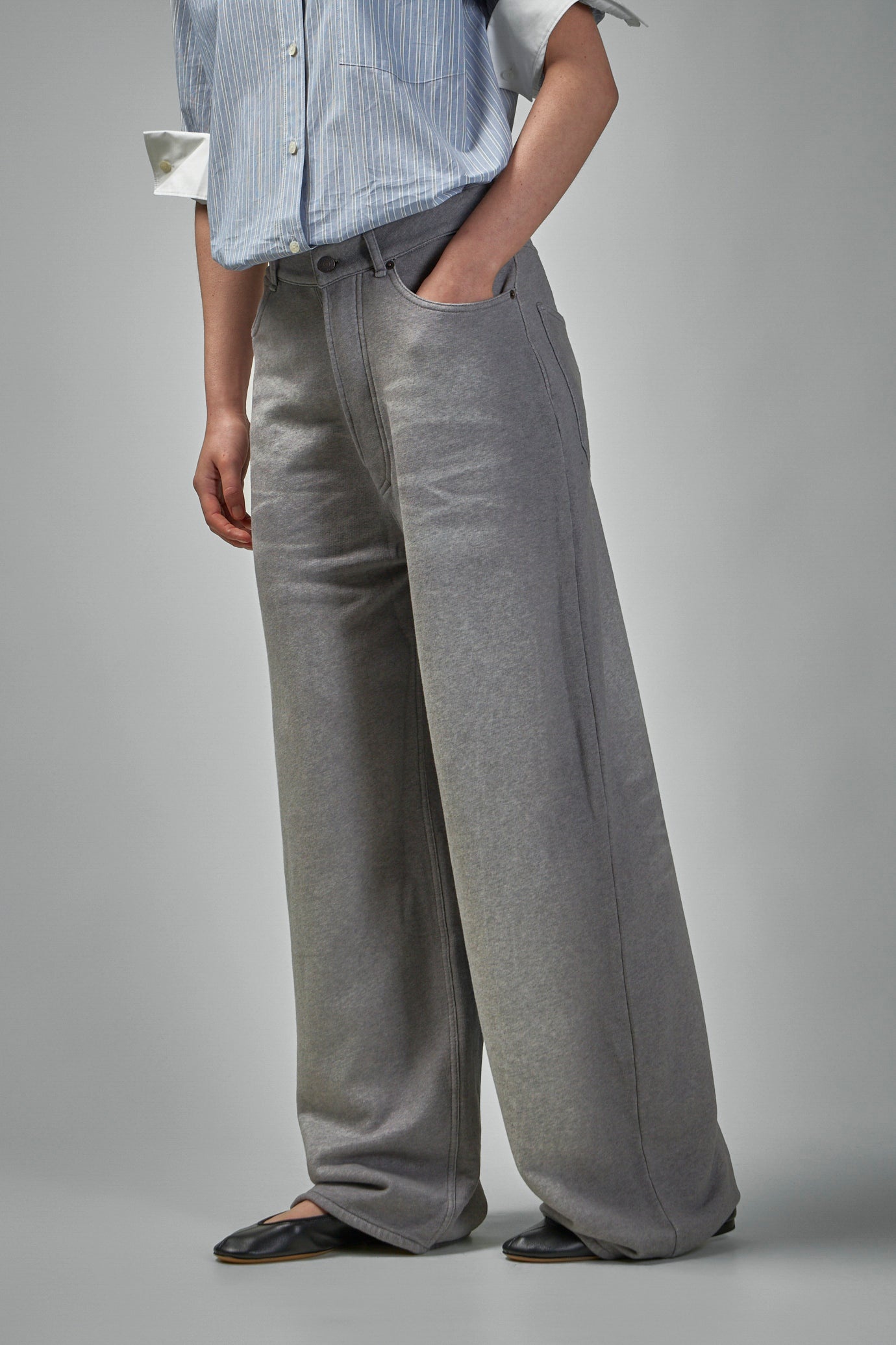 Loose Fit Trousers - 4