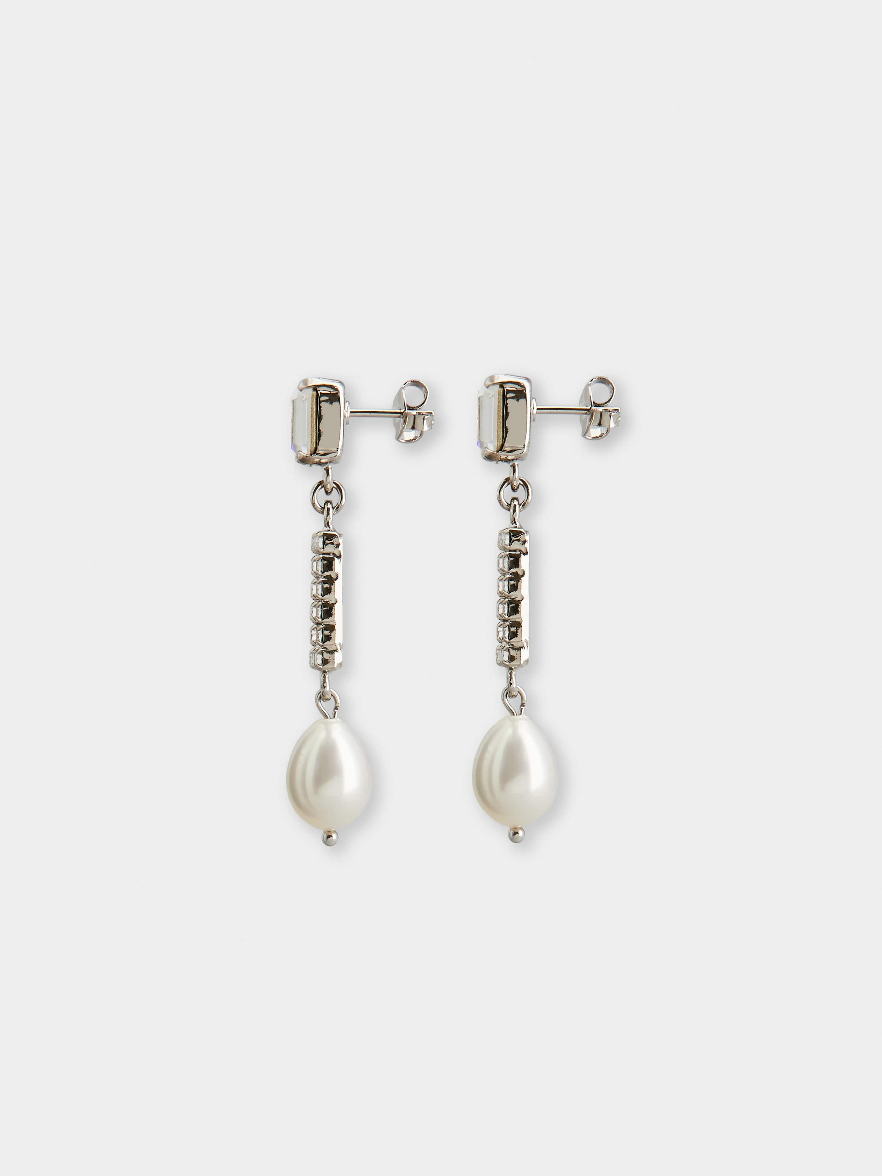 Buckle and Pearl Earrings - 4