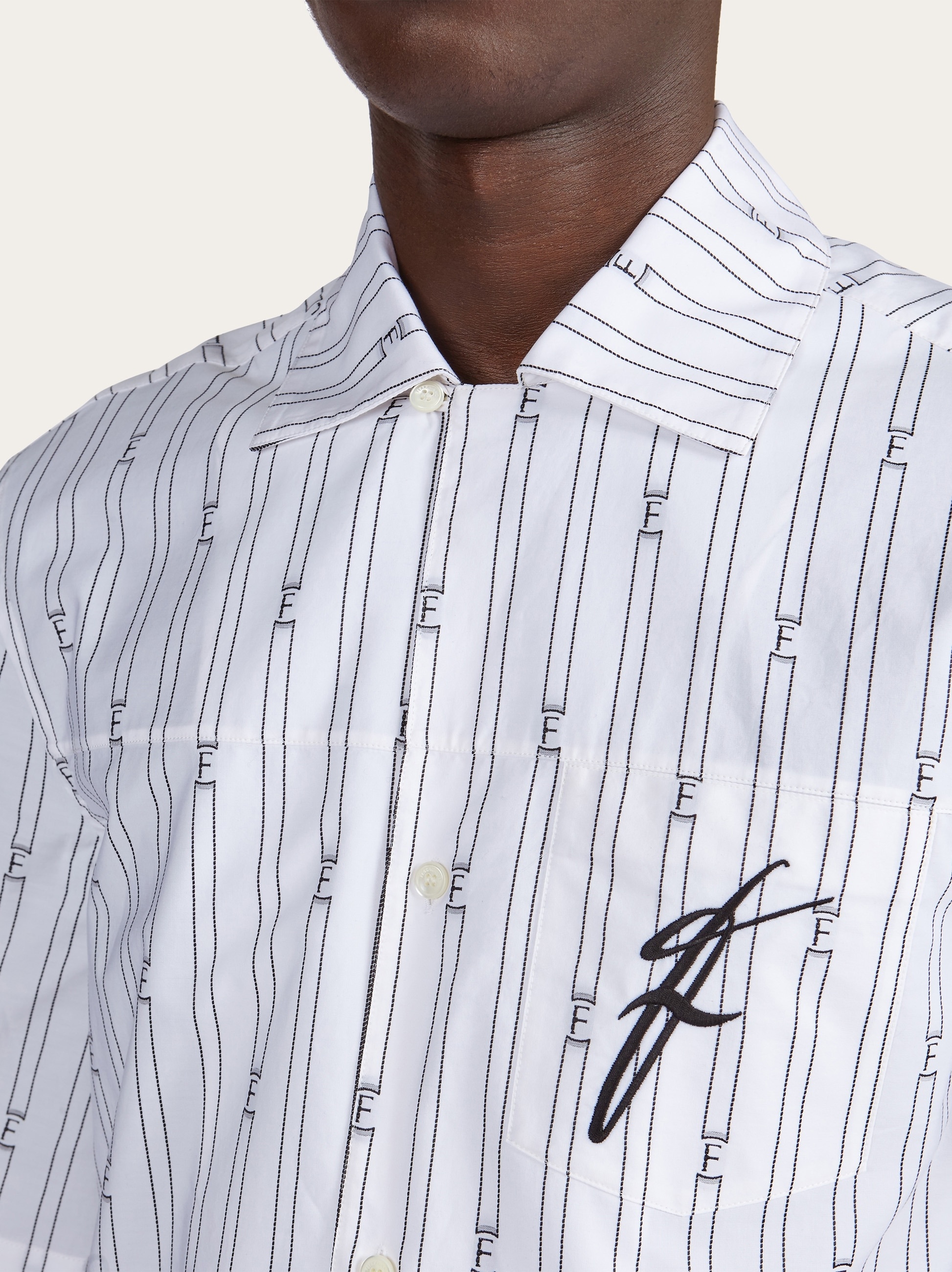 Short sleeved shirt with bowling collar - 4