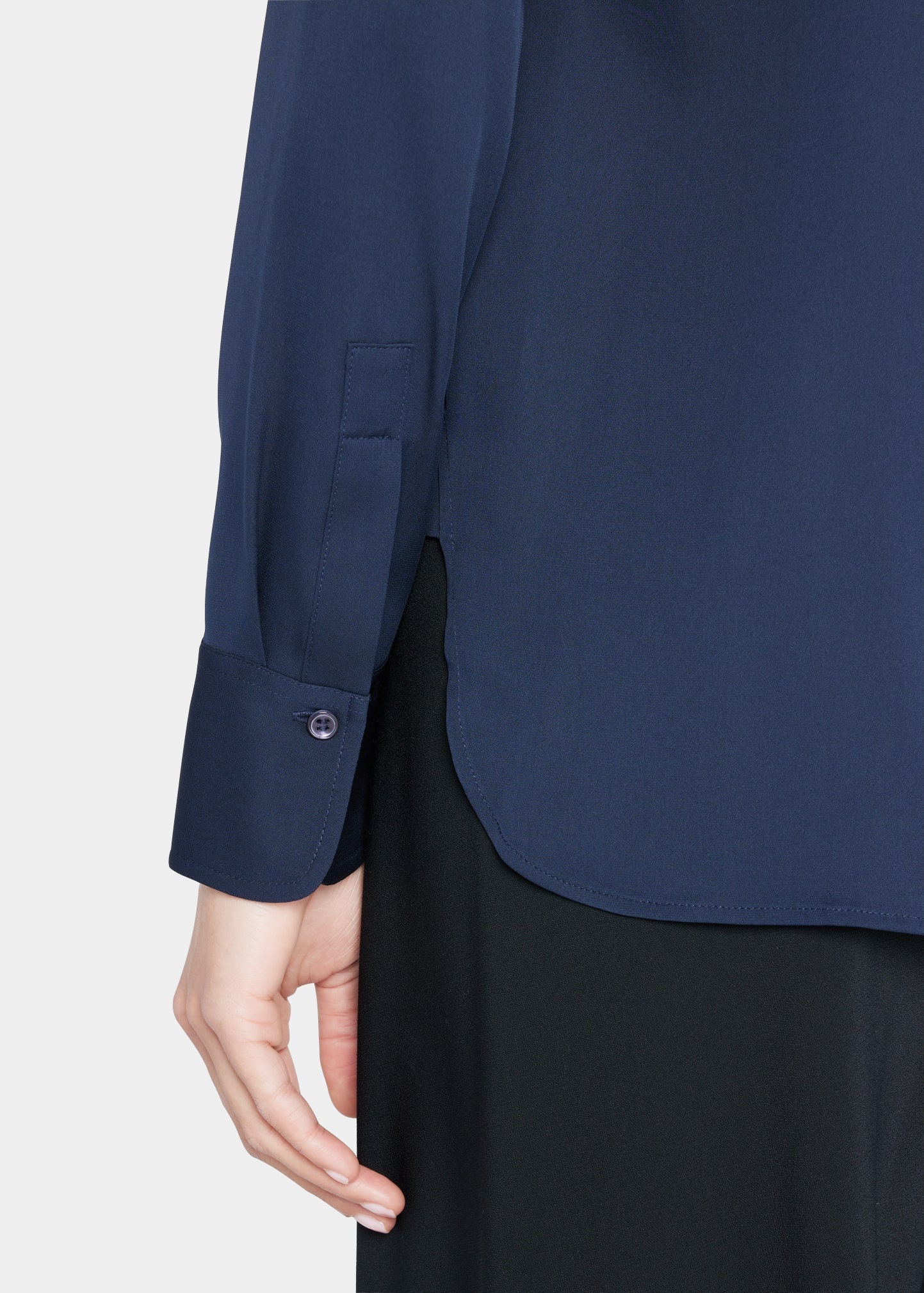 Slim-Fit Long-Sleeve Stretch-Silk Blouse - 4