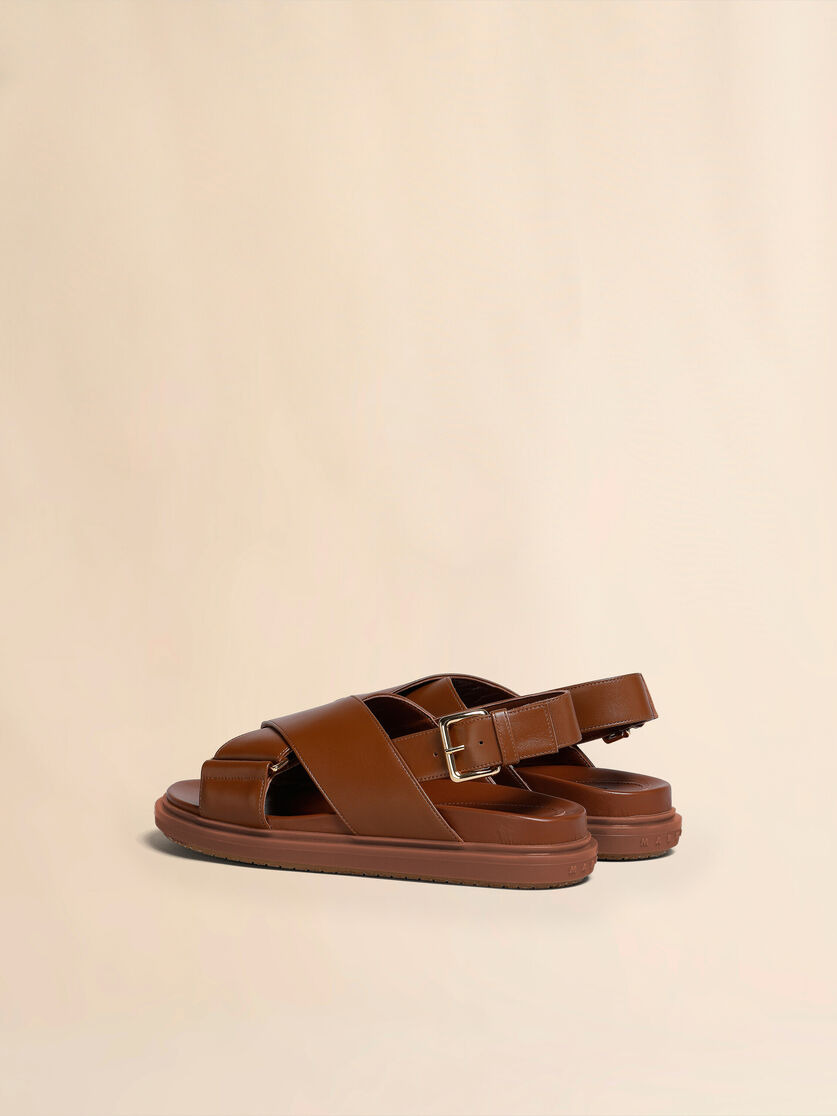 BROWN LEATHER FUSSBETT - 3