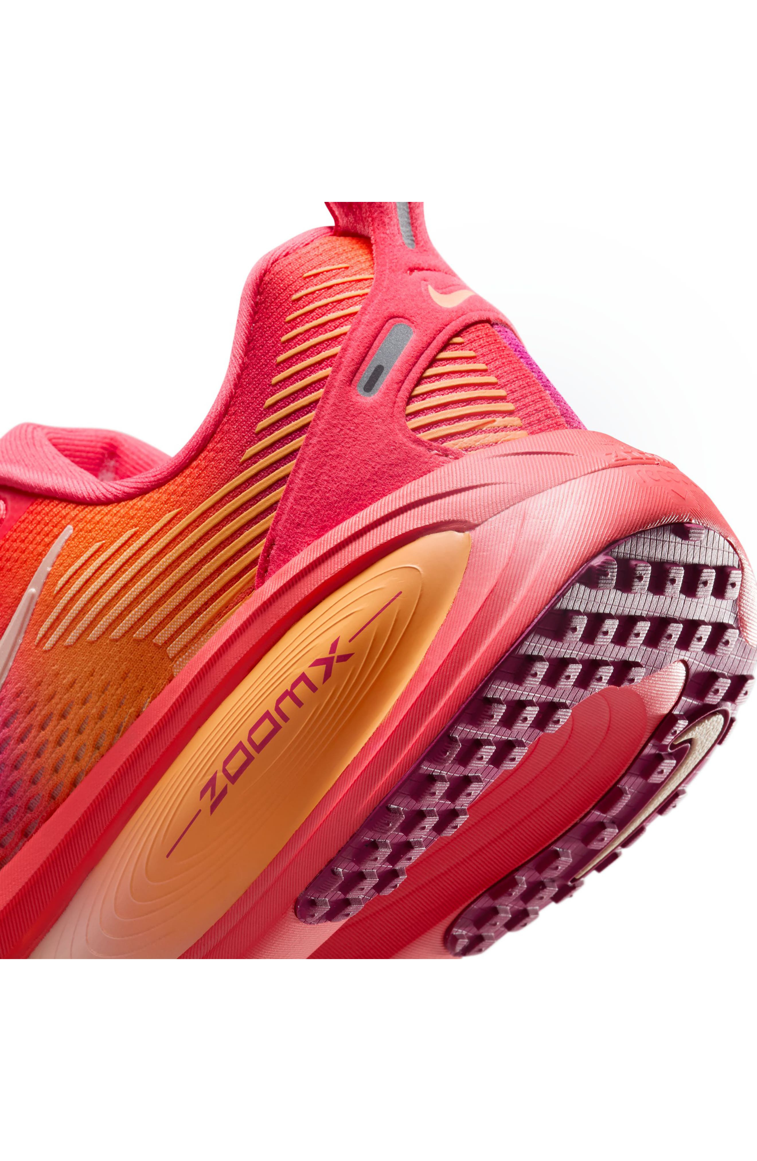 Nike Vomero 18 SE Running Shoe in Ember/Coral/Sweet Beet at Nordstrom - 7