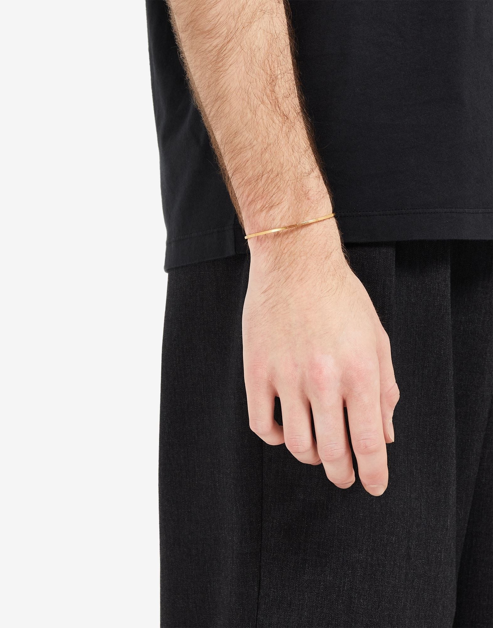 Logo engraved slim gold-plated   cuff - 4