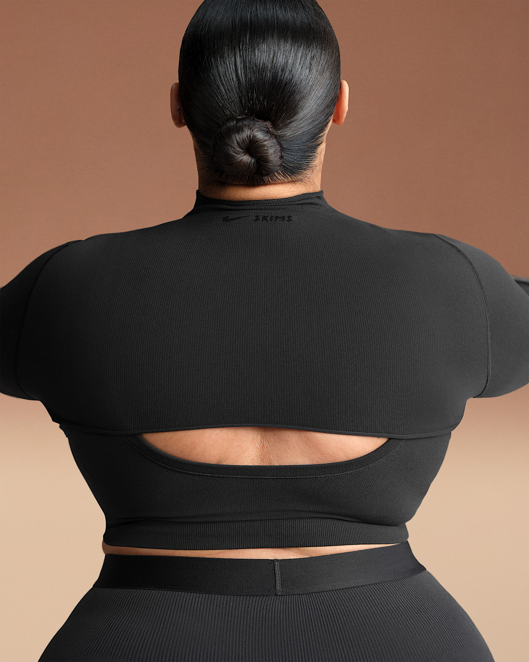 NikeSKIMS Vintage Seamless Women's Long-Sleeve Shrug - 8