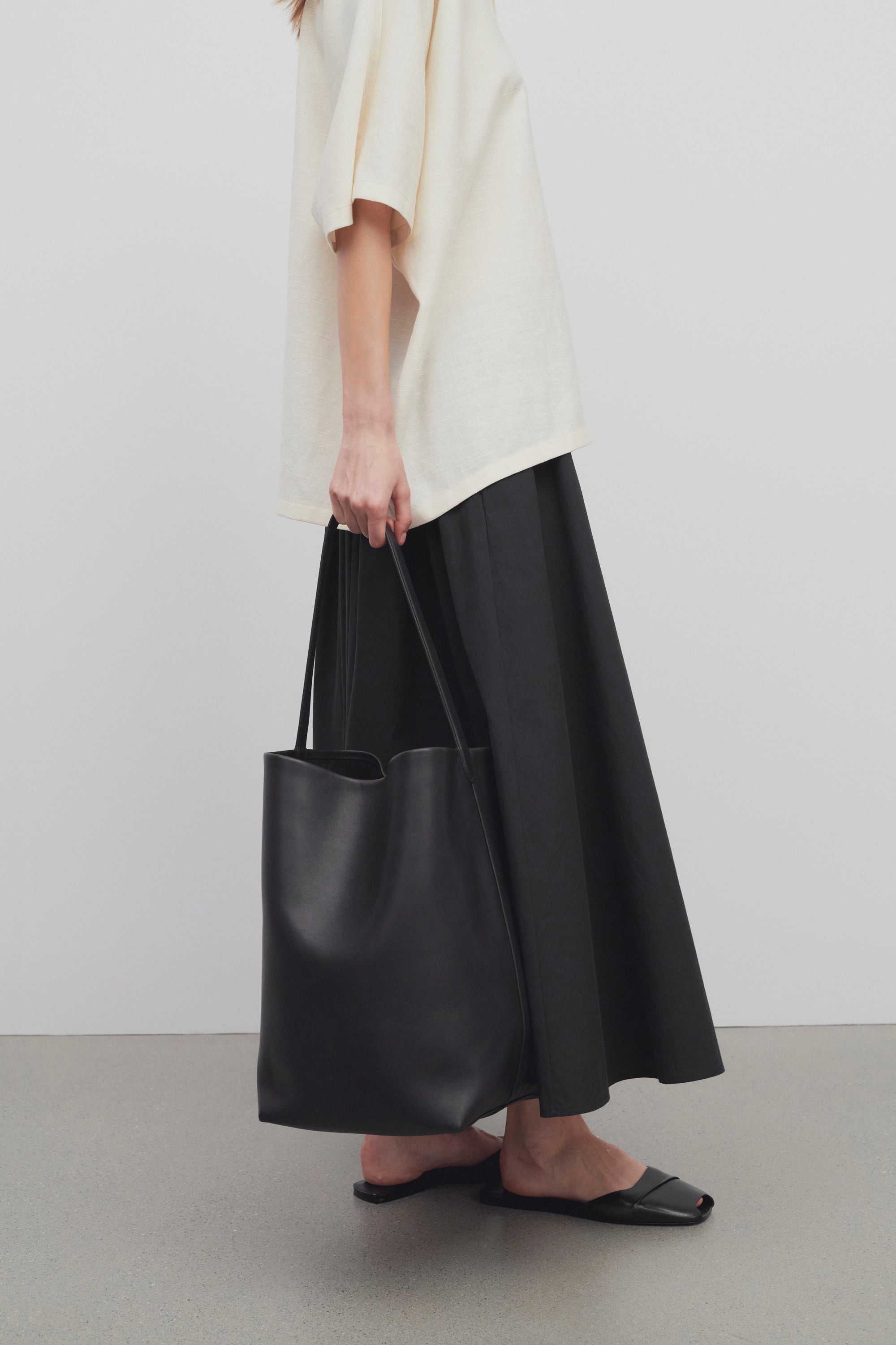 Large N/S Park Tote Bag in Leather - 4