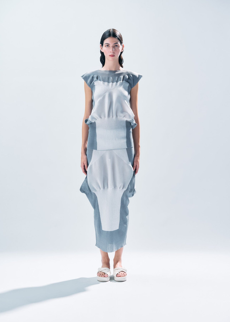 ISSEY MIYAKE SHAPED NUDE SKIRT outlook