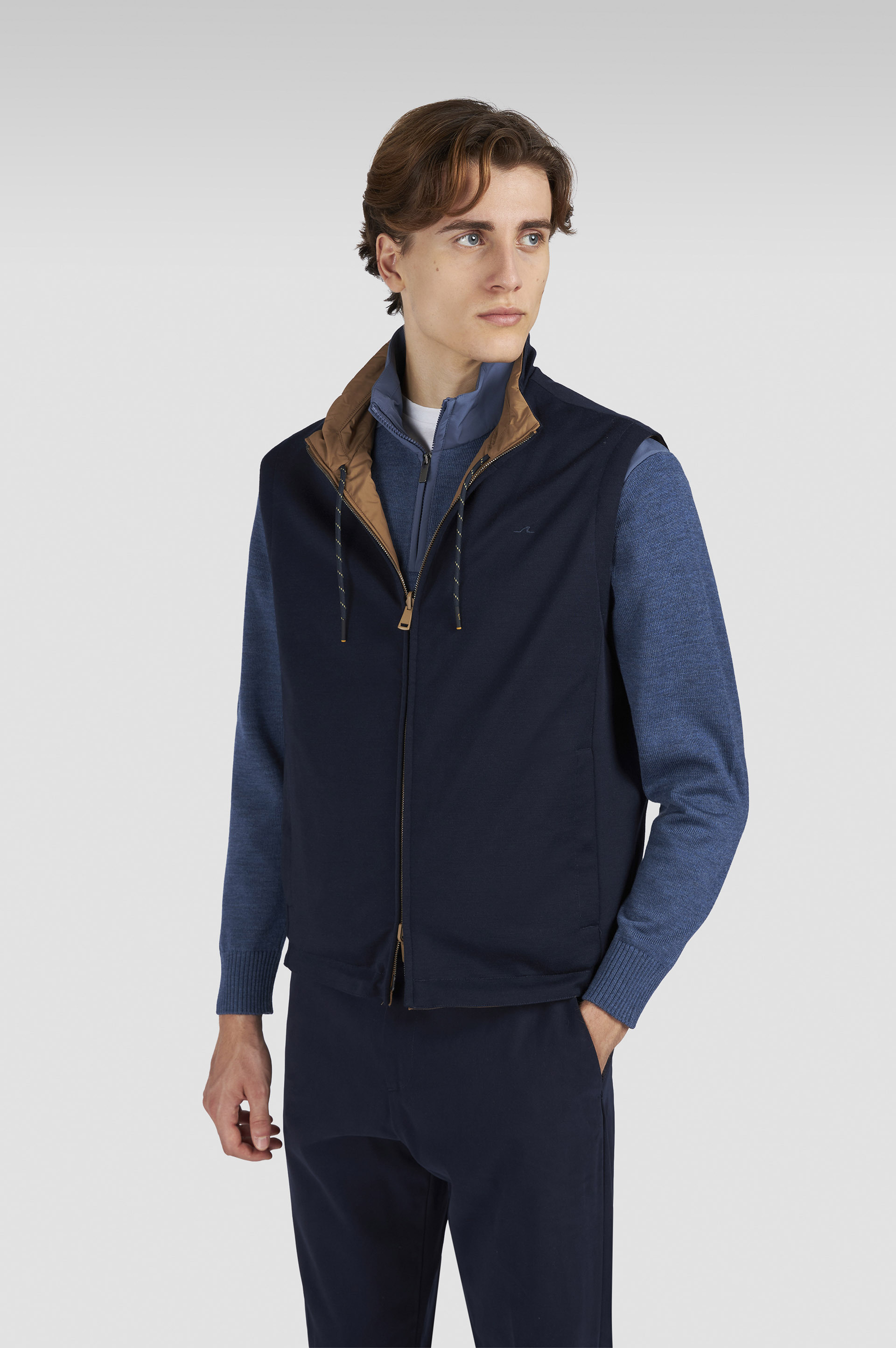 REVERSIBLE GILET IN WOOL, SILK, AND MICROFIBER - 7
