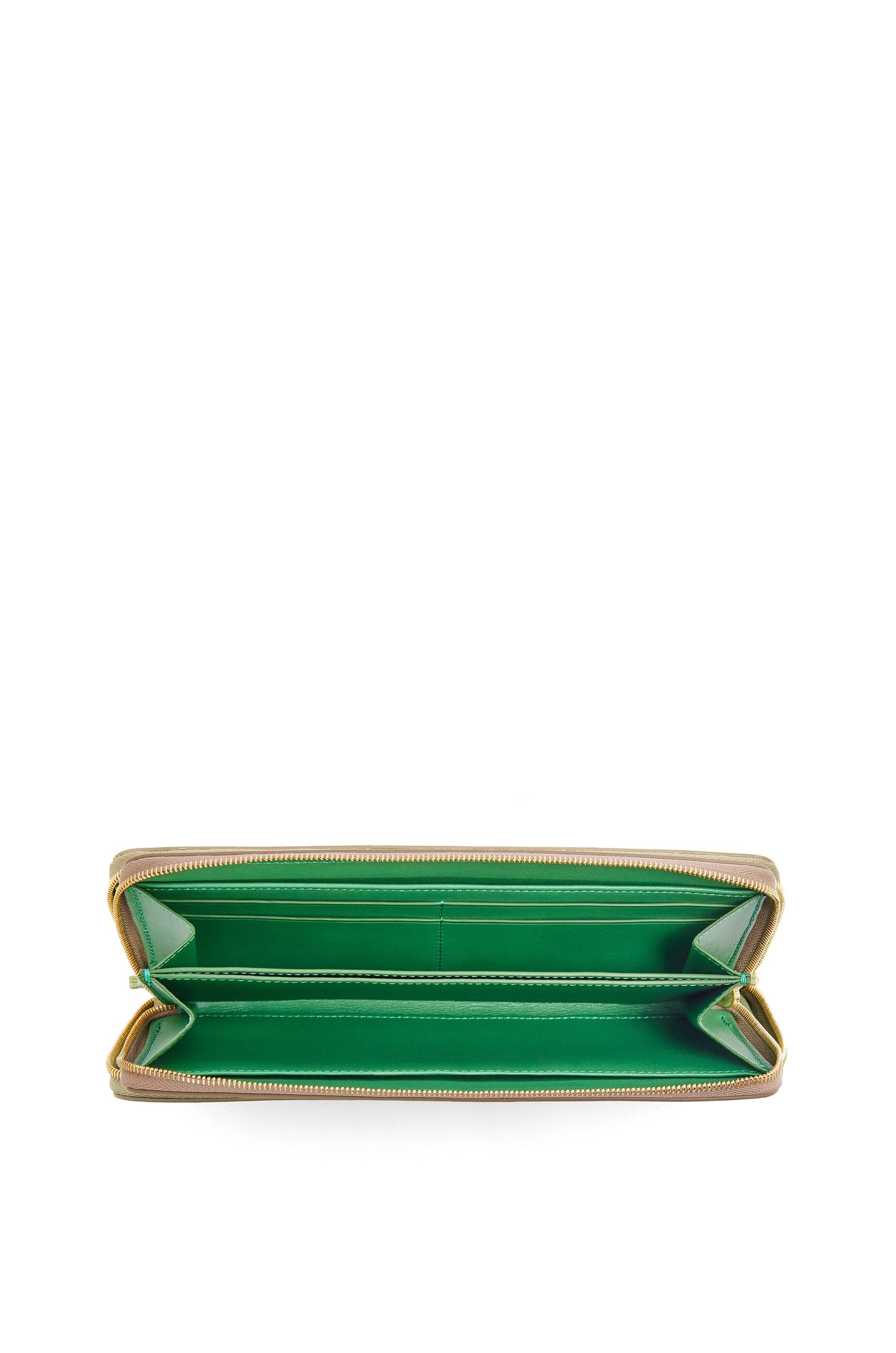 Knot zip around wallet in shiny nappa calfskin - 4