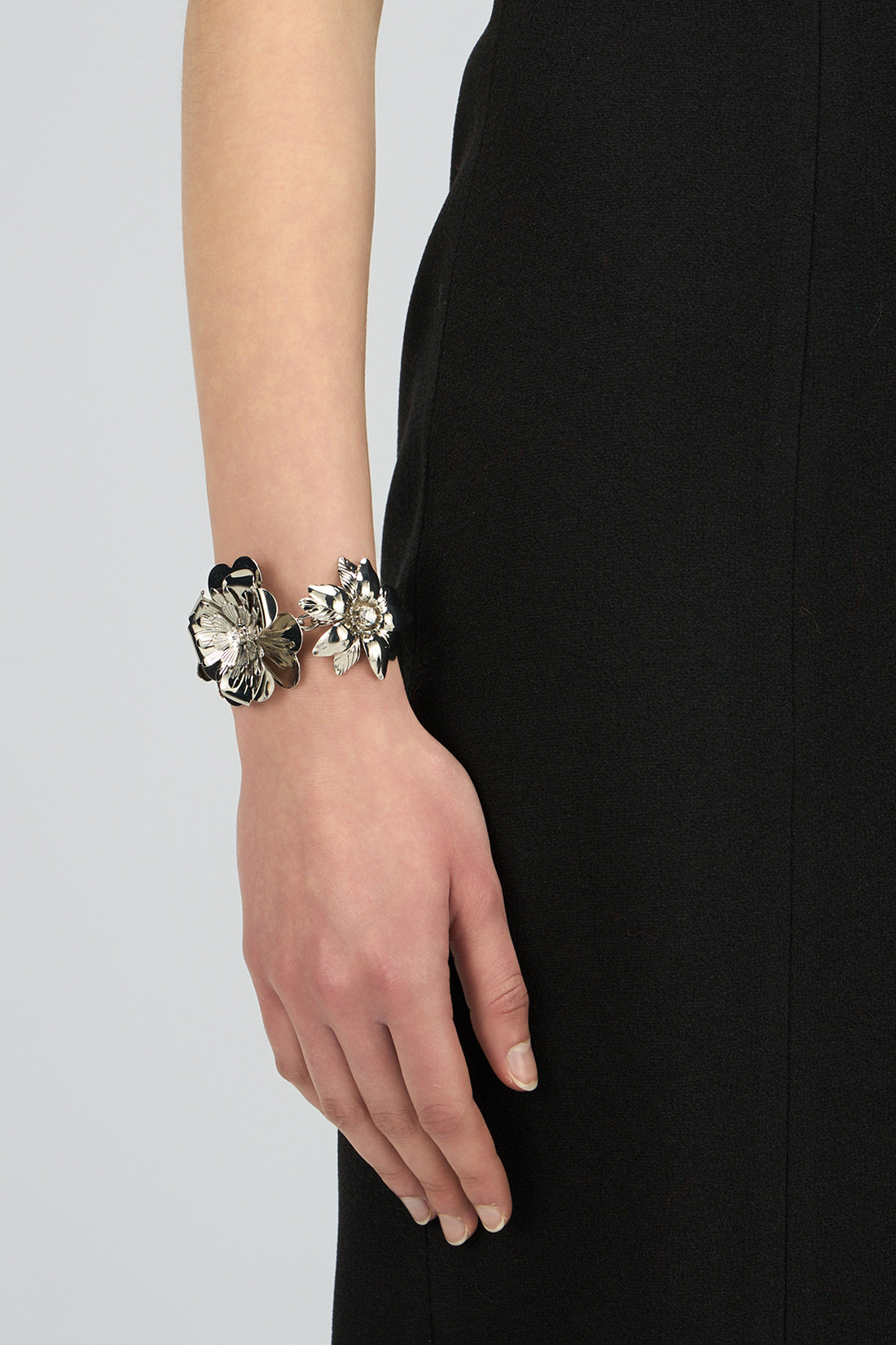 METAL FLOWER BRACELET - 4
