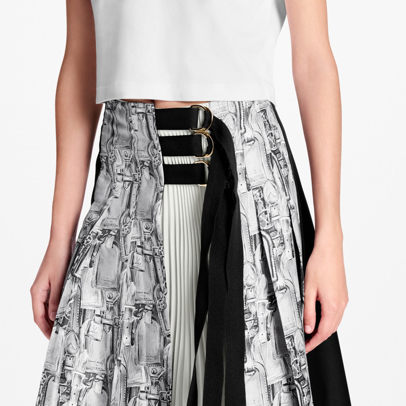 Layered Name Tag Skirt 2