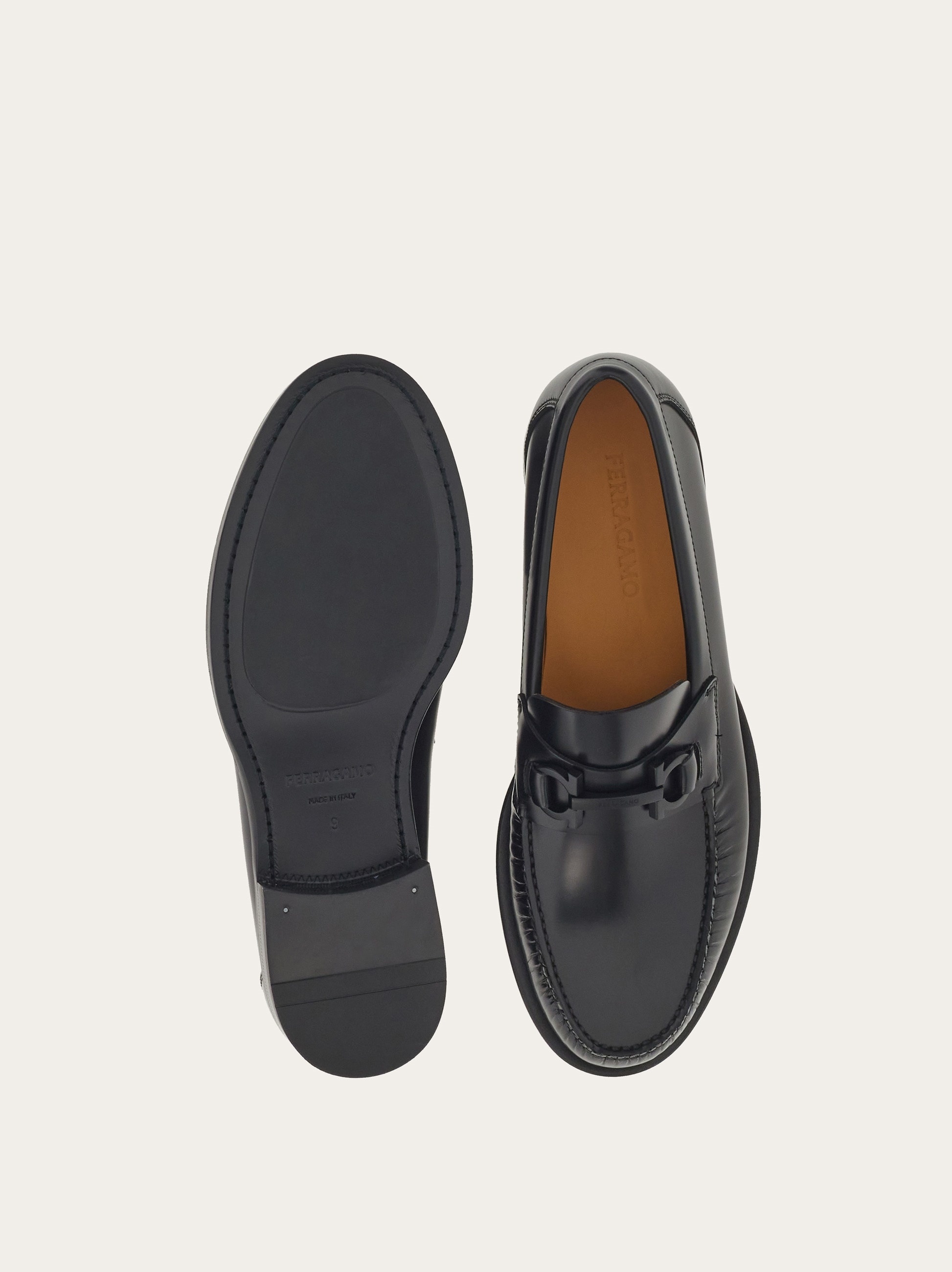 Moccasin with Gancini ornament - 5