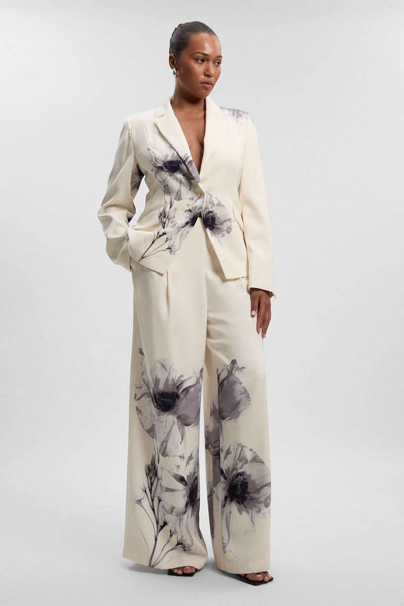 Plus Size Floral Placement Tailored Crepe Pleat Printed Detail Wide Leg Trousers 1