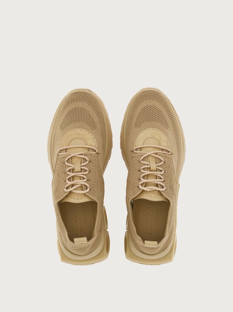 Running sneaker 2