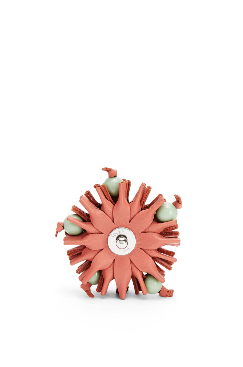 Stud Flower charm in classic calfskin 3