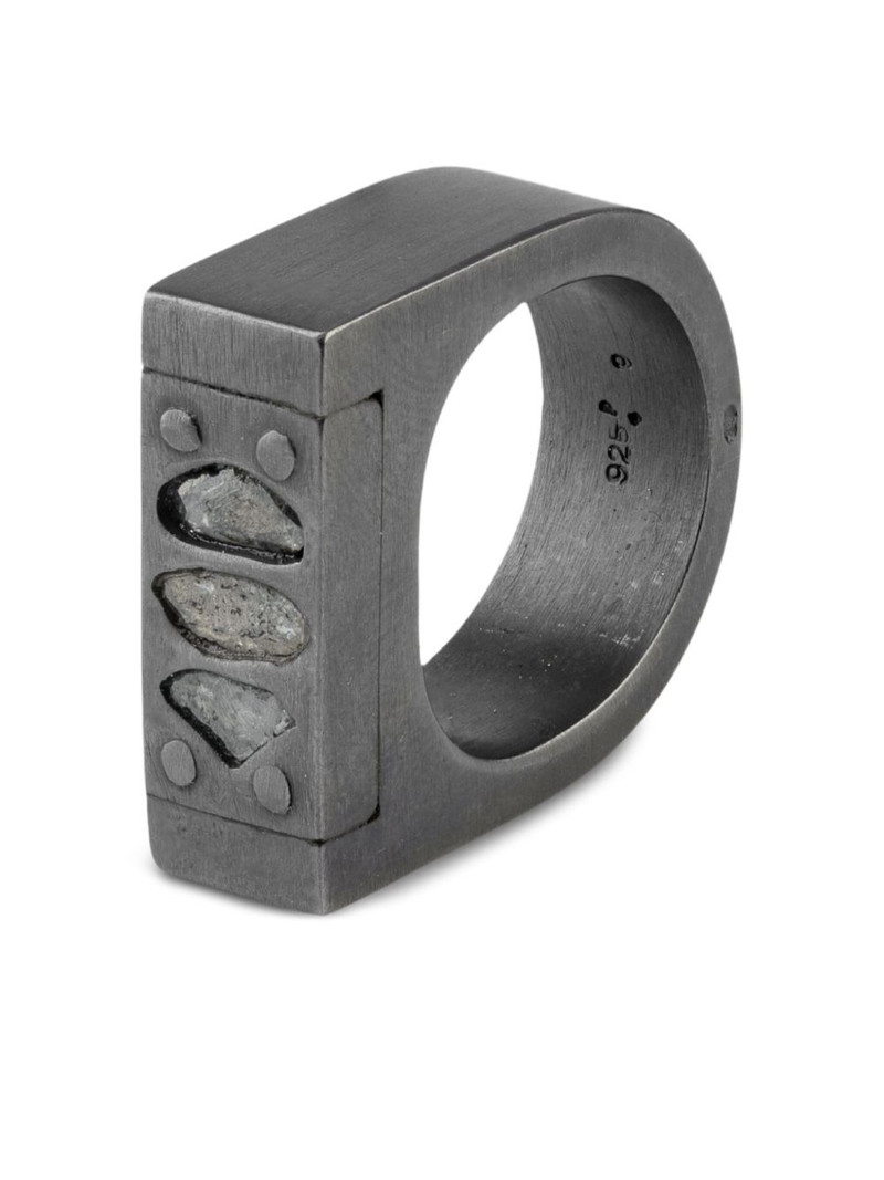 Parts of Four Plate Single three-diamond-slab ring outlook