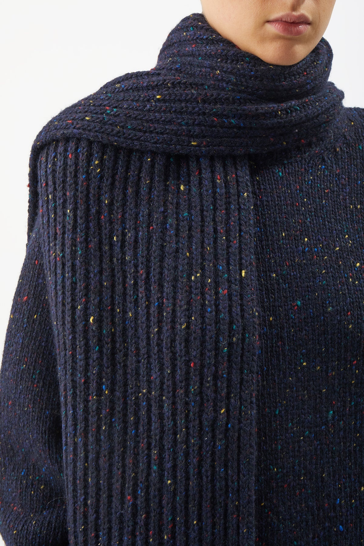Ruben Scarf in Navy Speckle Cashmere - 4