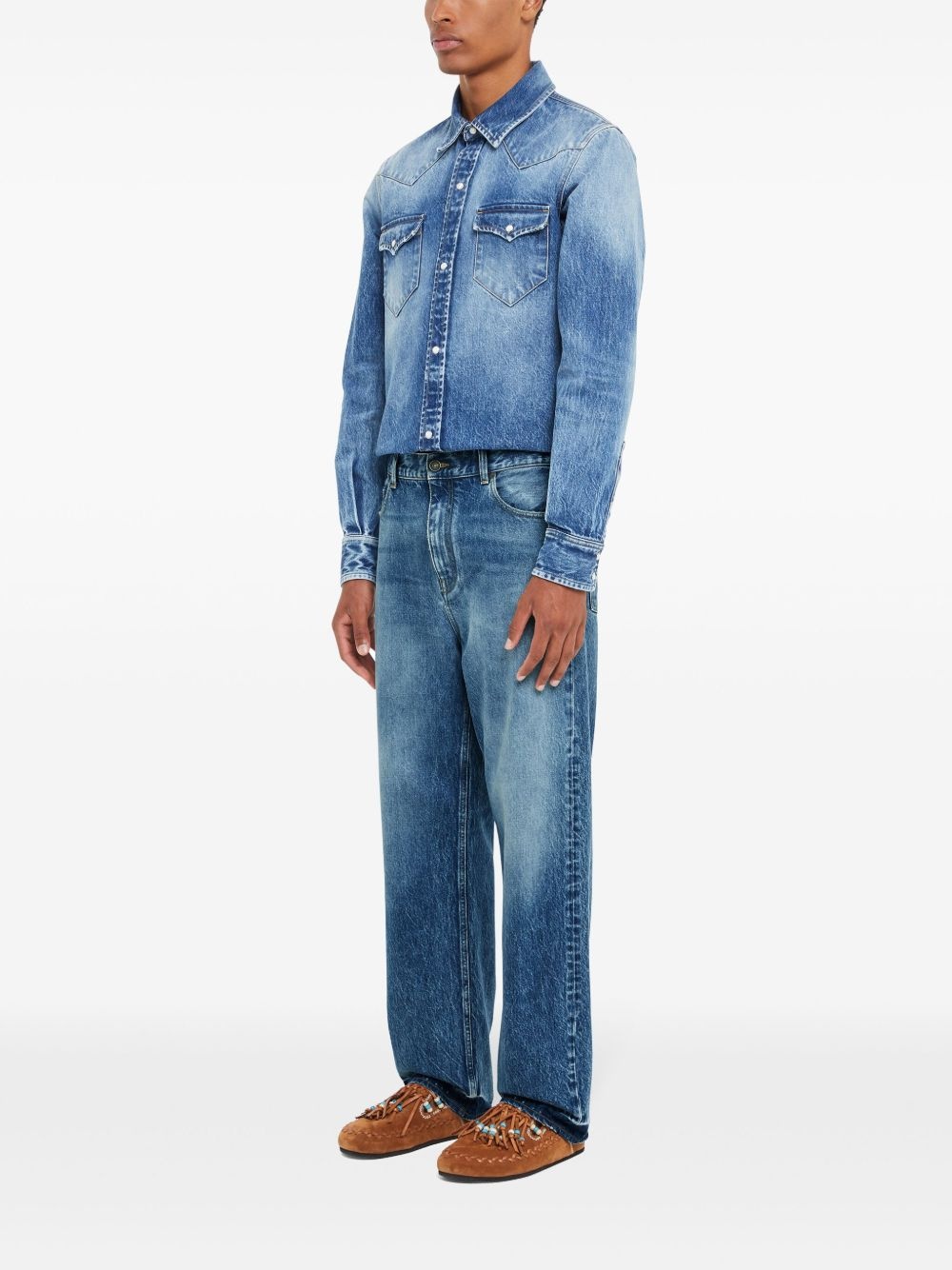 medium-wash jeans - 4