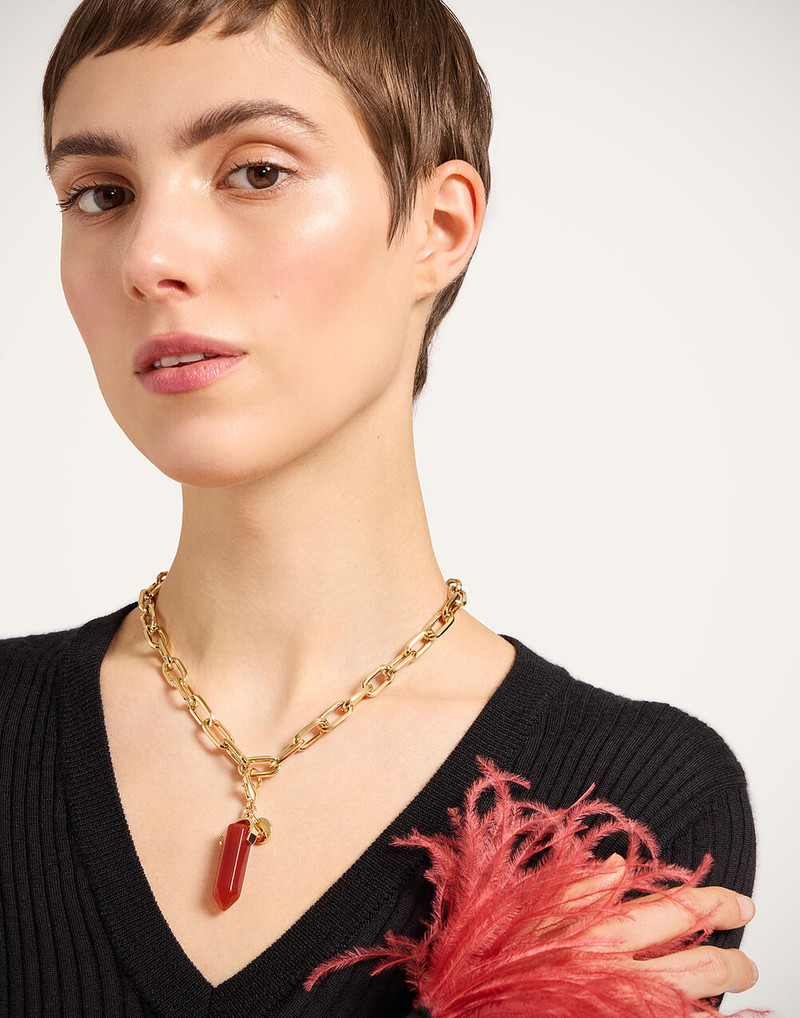 La DoubleJ Pillar Charm outlook