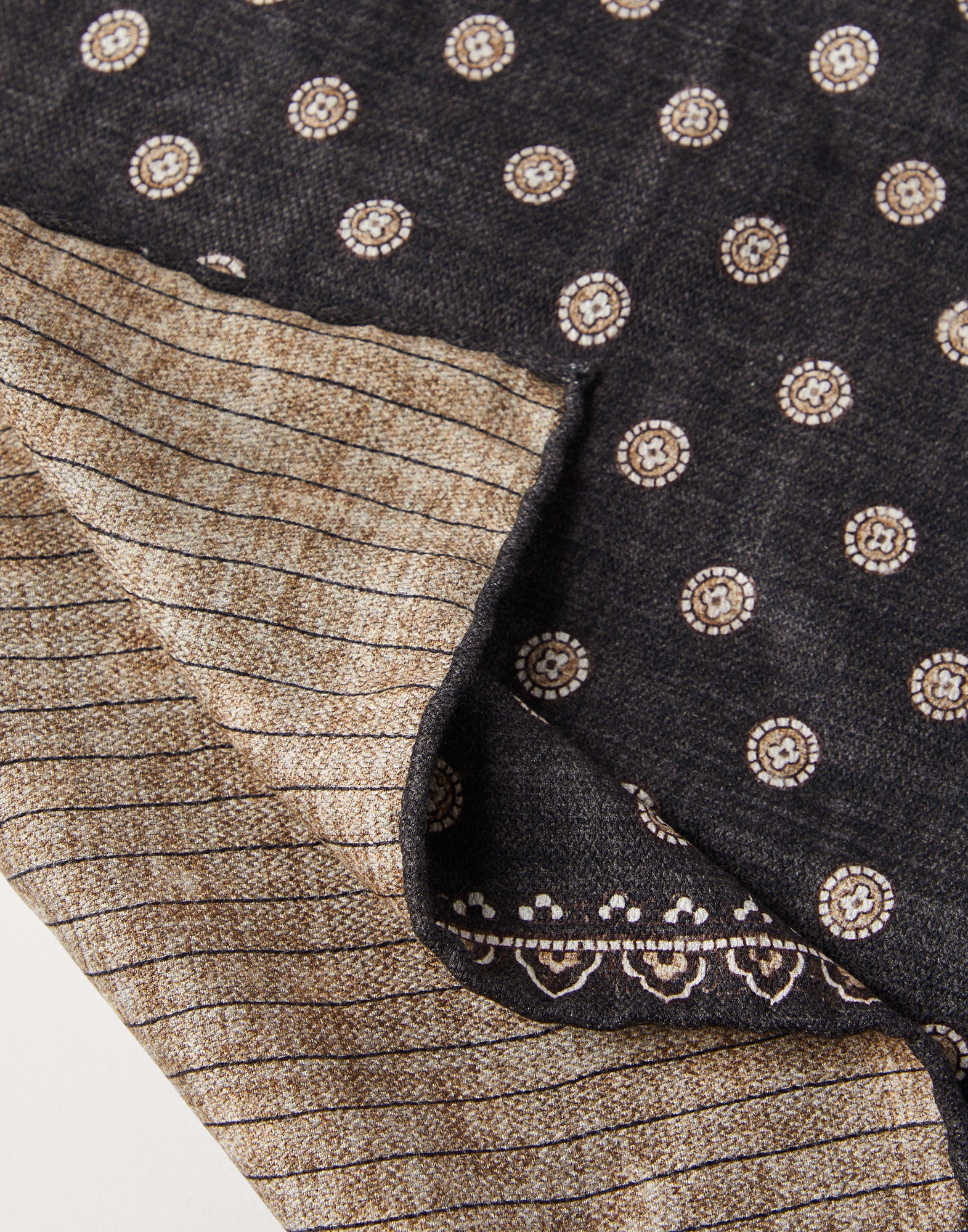 Silk pocket square with pattern - 2