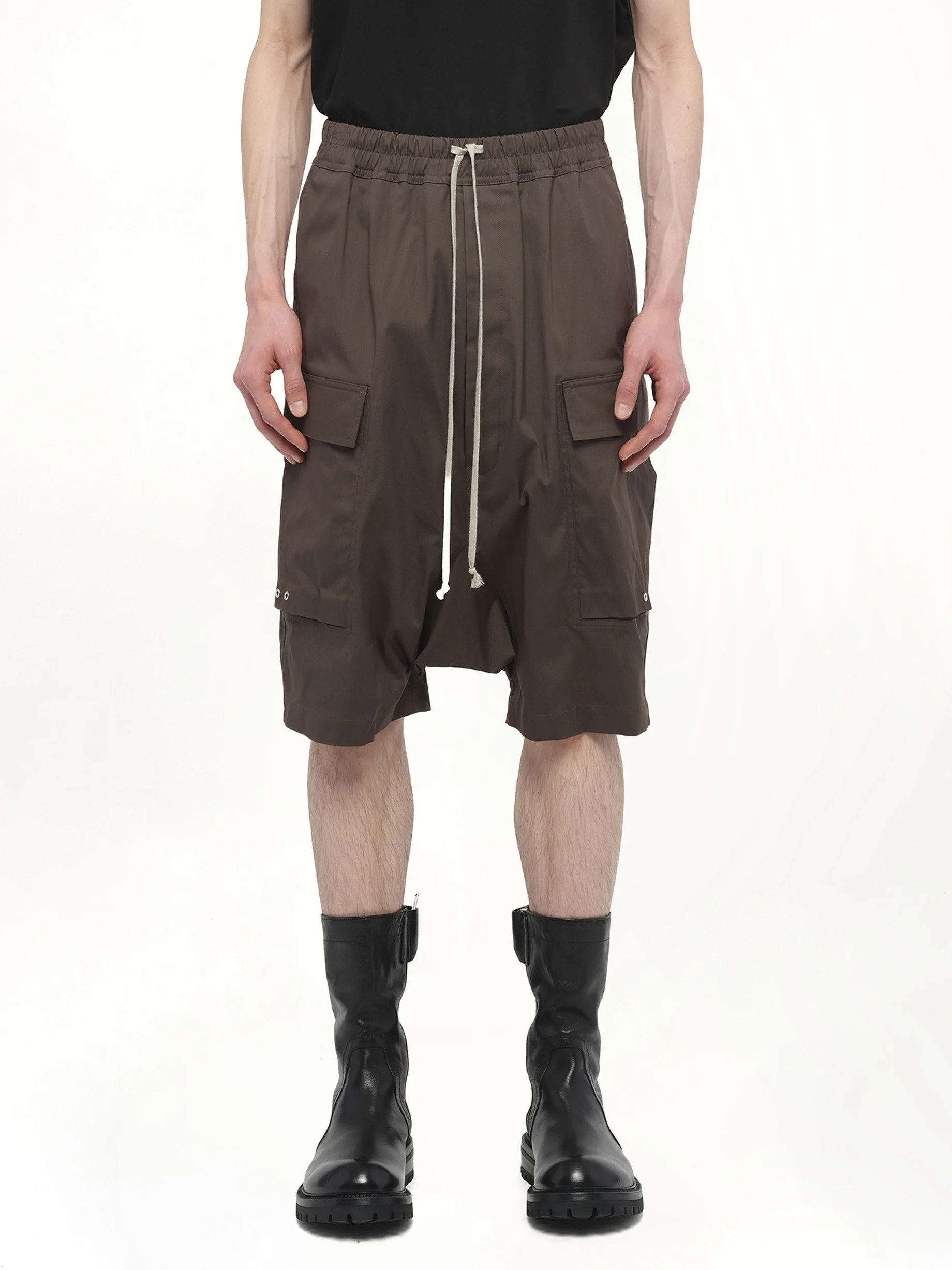 Cargo Pods in Dark Dust - 1