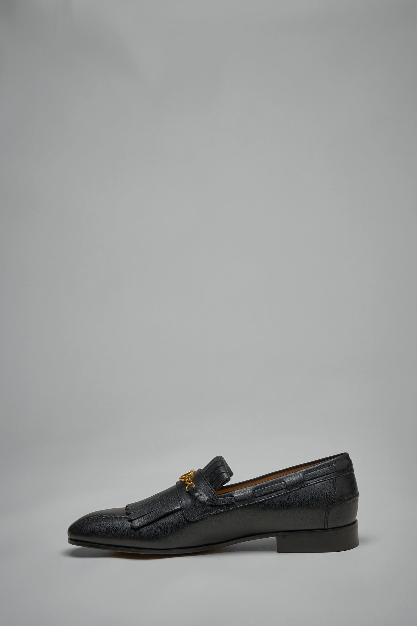 VLogo Signature Kidskin Loafer with Fringes - 3