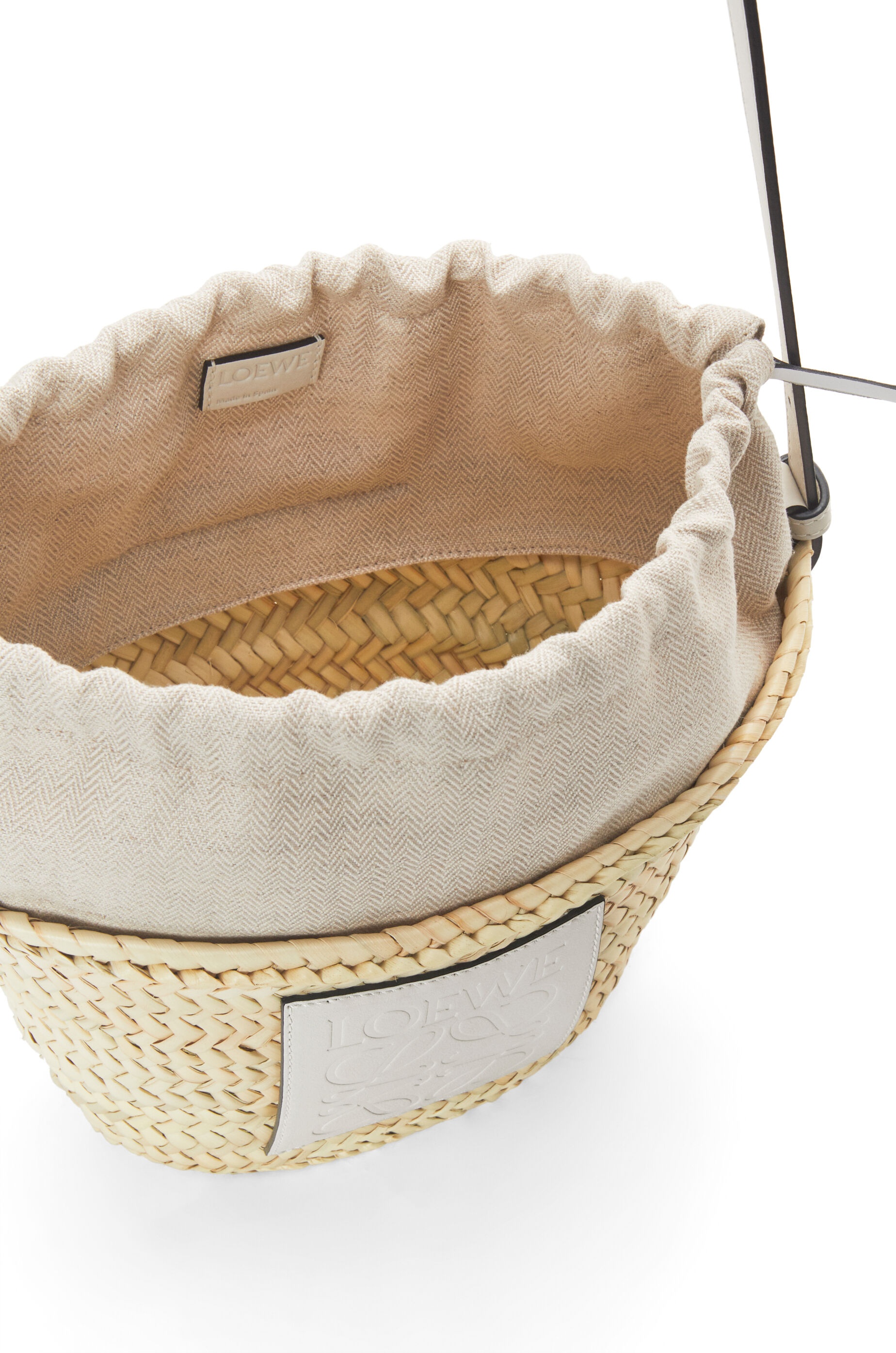 Drawstring bucket bag in palm leaf and calfskin Natural/White - LOEWE