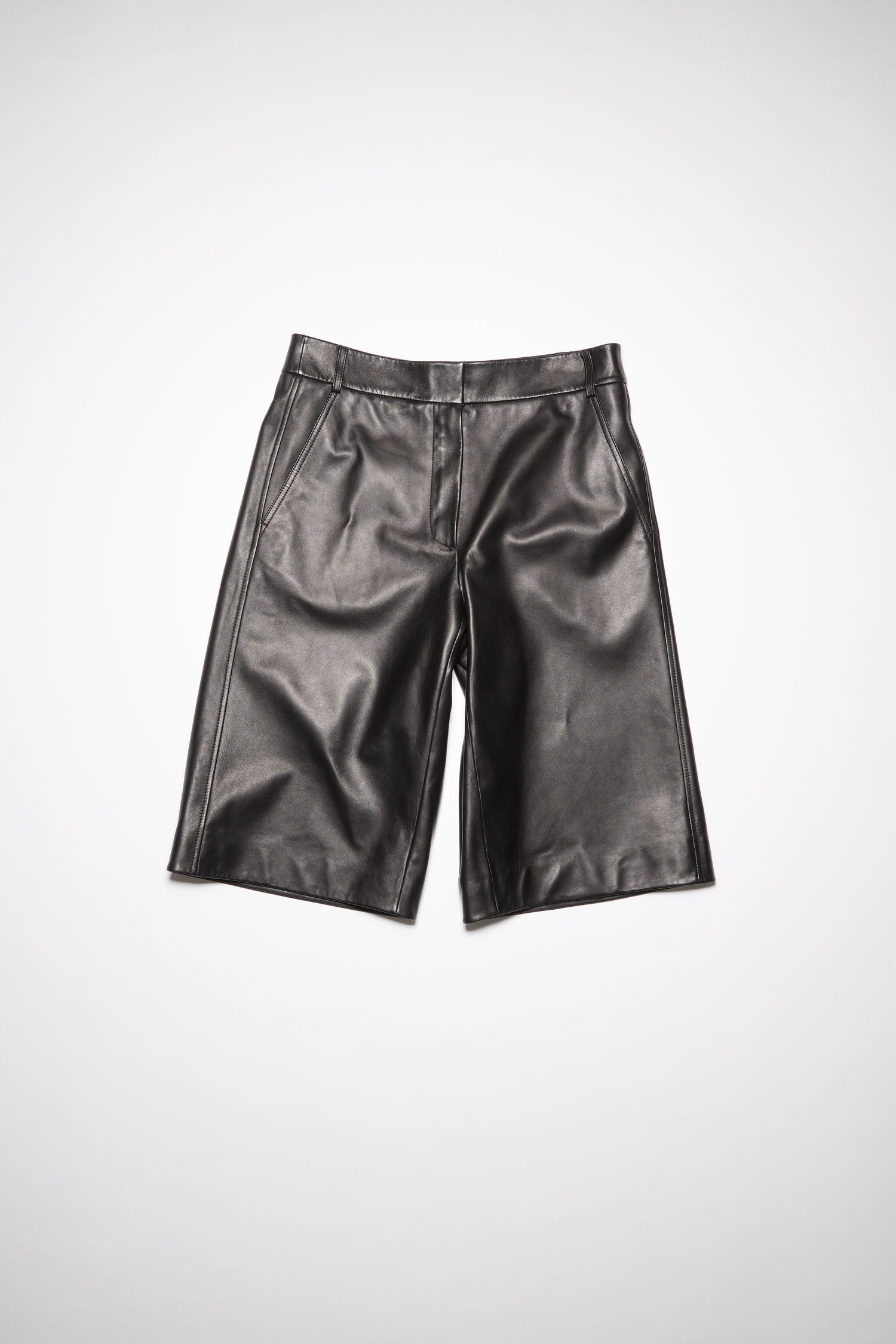 Lined leather shorts - Black - 5
