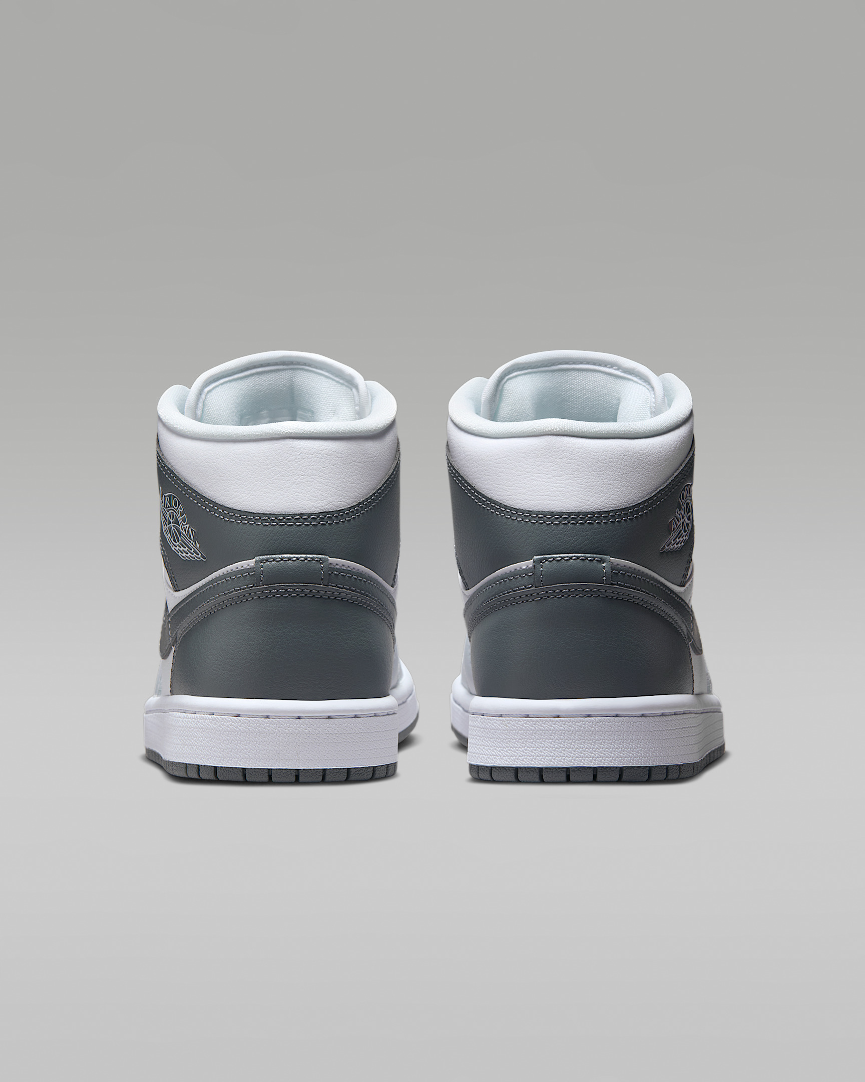 Air Jordan 1 Mid Women's Shoes - 6