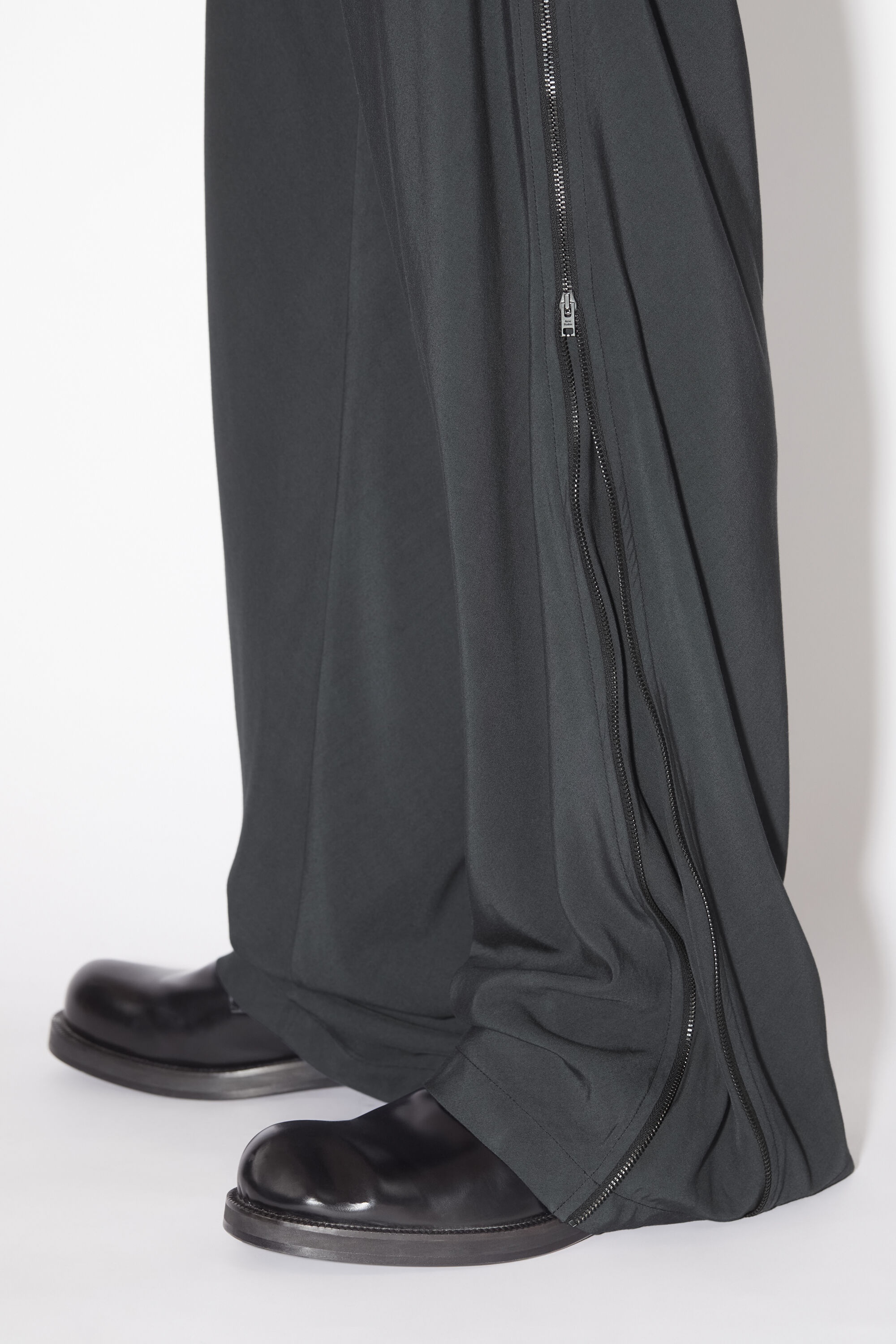 Relaxed fit zip trousers - Stone black - 5