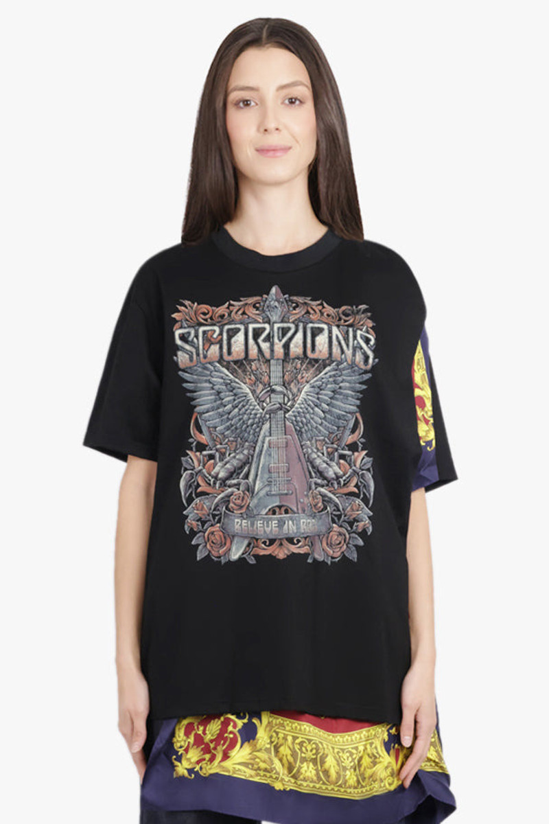 Junya Watanabe SCORPIONS X VERSACE SCARF PANEL S/S T-SHIRT | BLACK/MULTI outlook