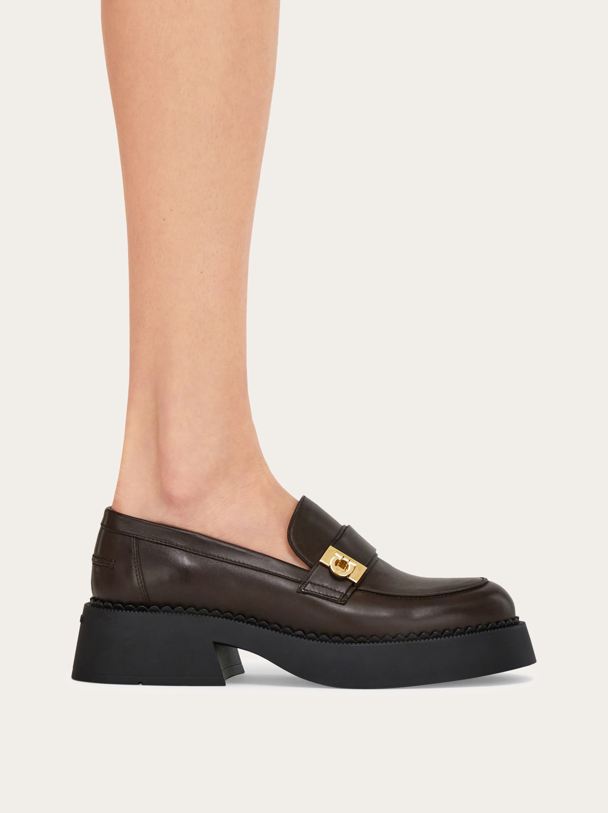 Hug buckle chunky loafer - 3