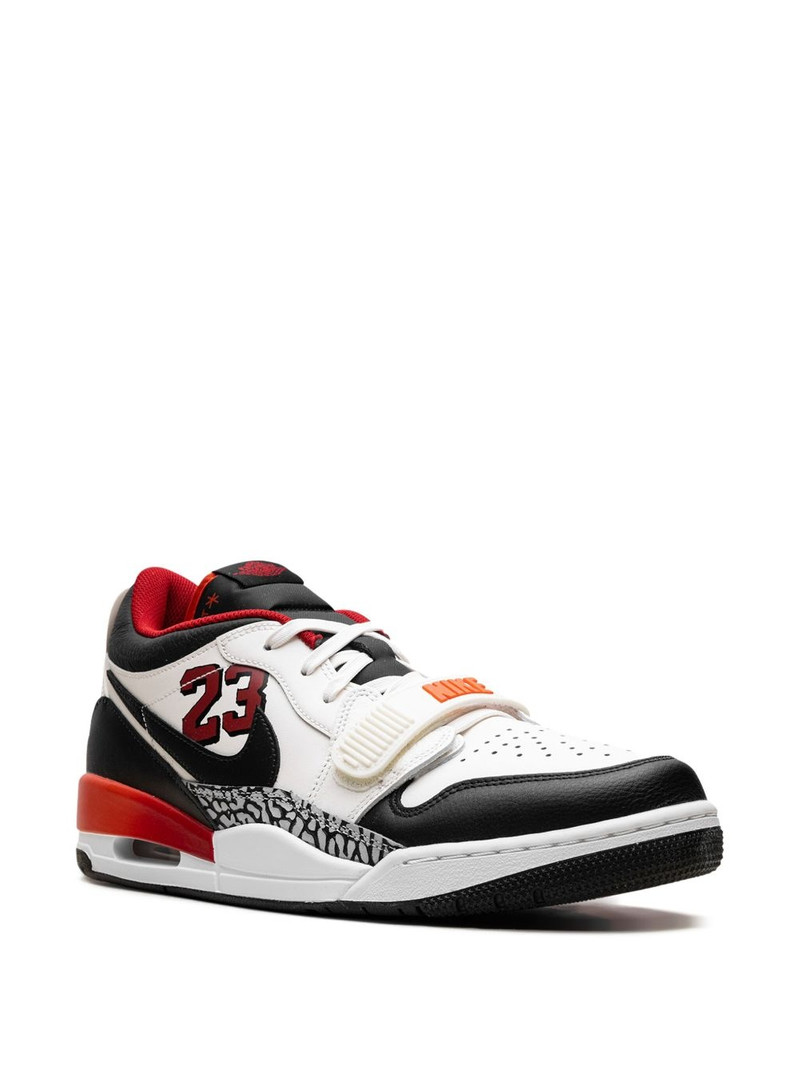 Jordan Legacy 312 Low "23 Chicago Bulls" sneakers outlook