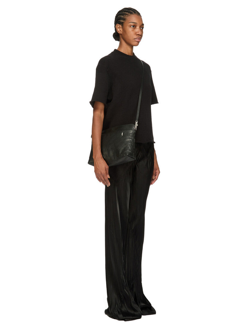 zip-fastening shoulder bag 6
