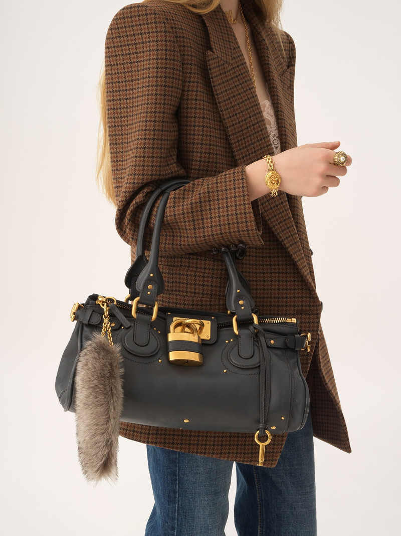 Chloé THE TREASURE TAILS CHARM IN SHEARLING outlook